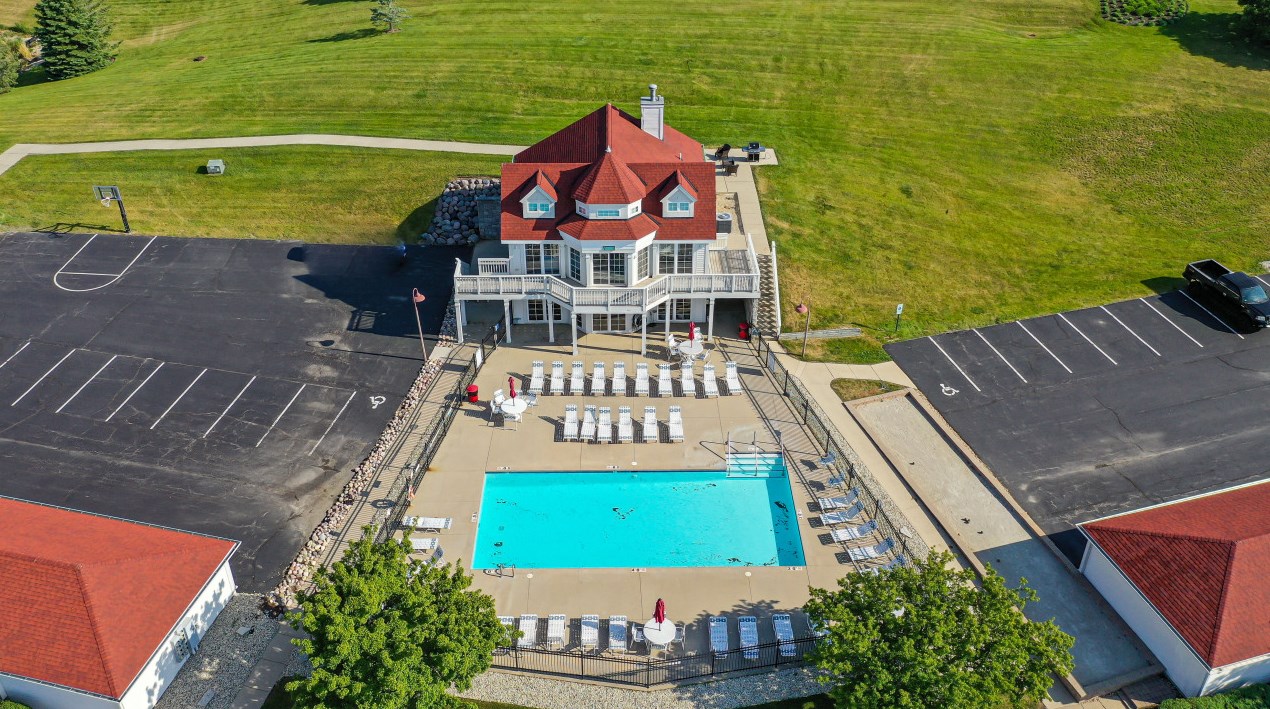 2222 Landings Ln, Delavan WI  53115-3976 exterior