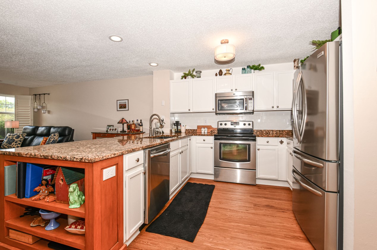 2222 Landings Ln, Delavan WI  53115-3976 exterior