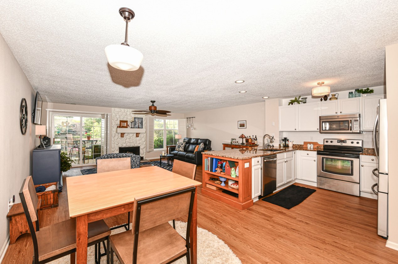 2222 Landings Ln, Delavan WI  53115-3976 exterior