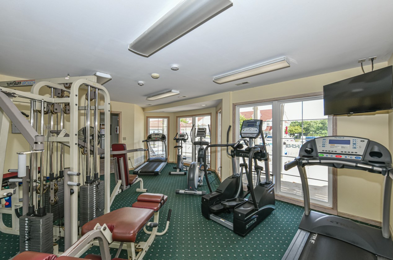 2222 Landings Ln, Delavan WI  53115-3976 exterior