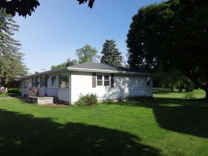 514 Edmund St, Waterford, WI 53185