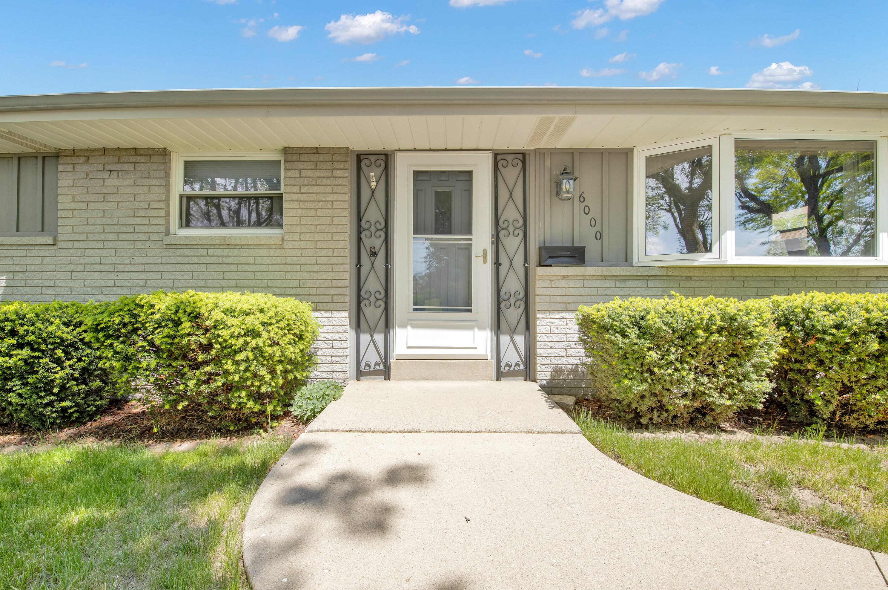 6000 Delaware Ave, Cudahy, WI 53110-2810