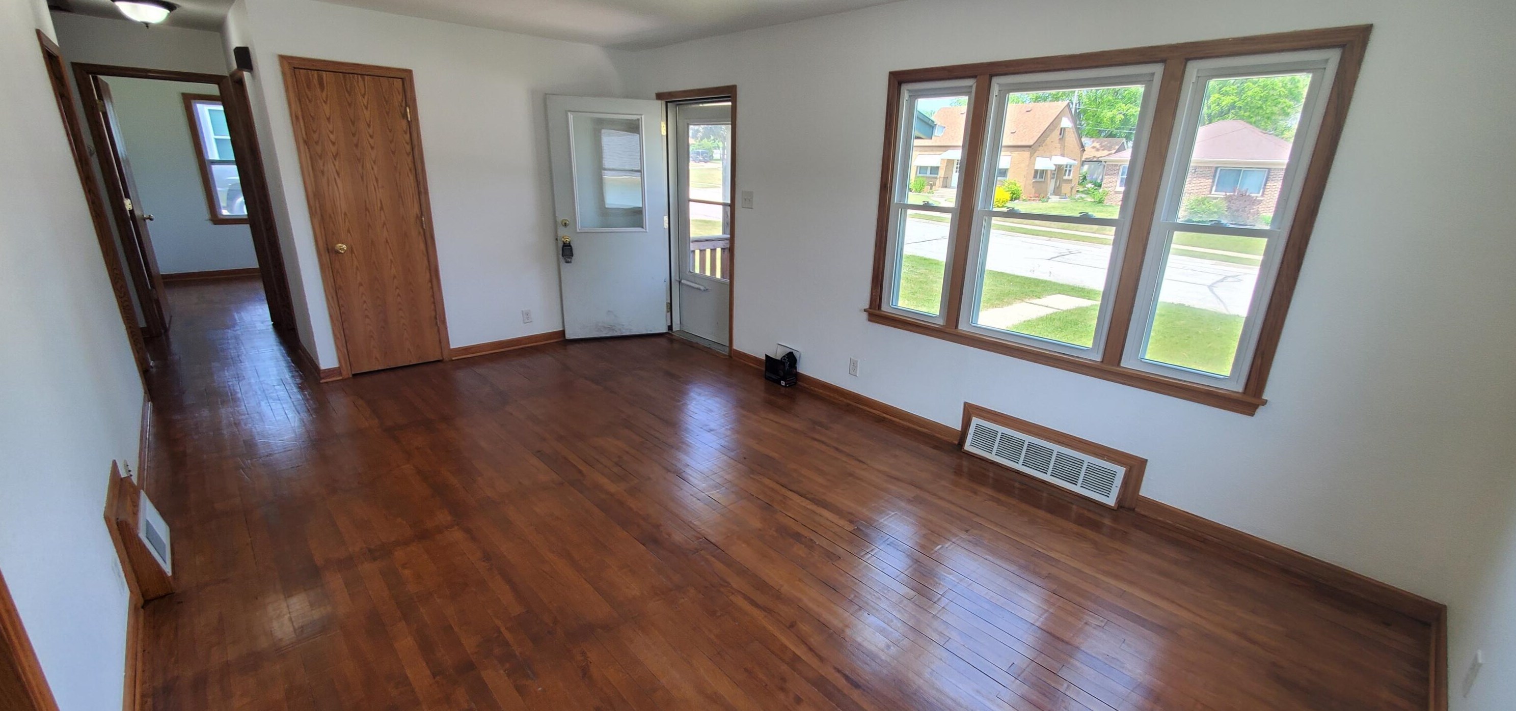 1731 Michigan Ave, South Milwaukee, WI 53172-2310