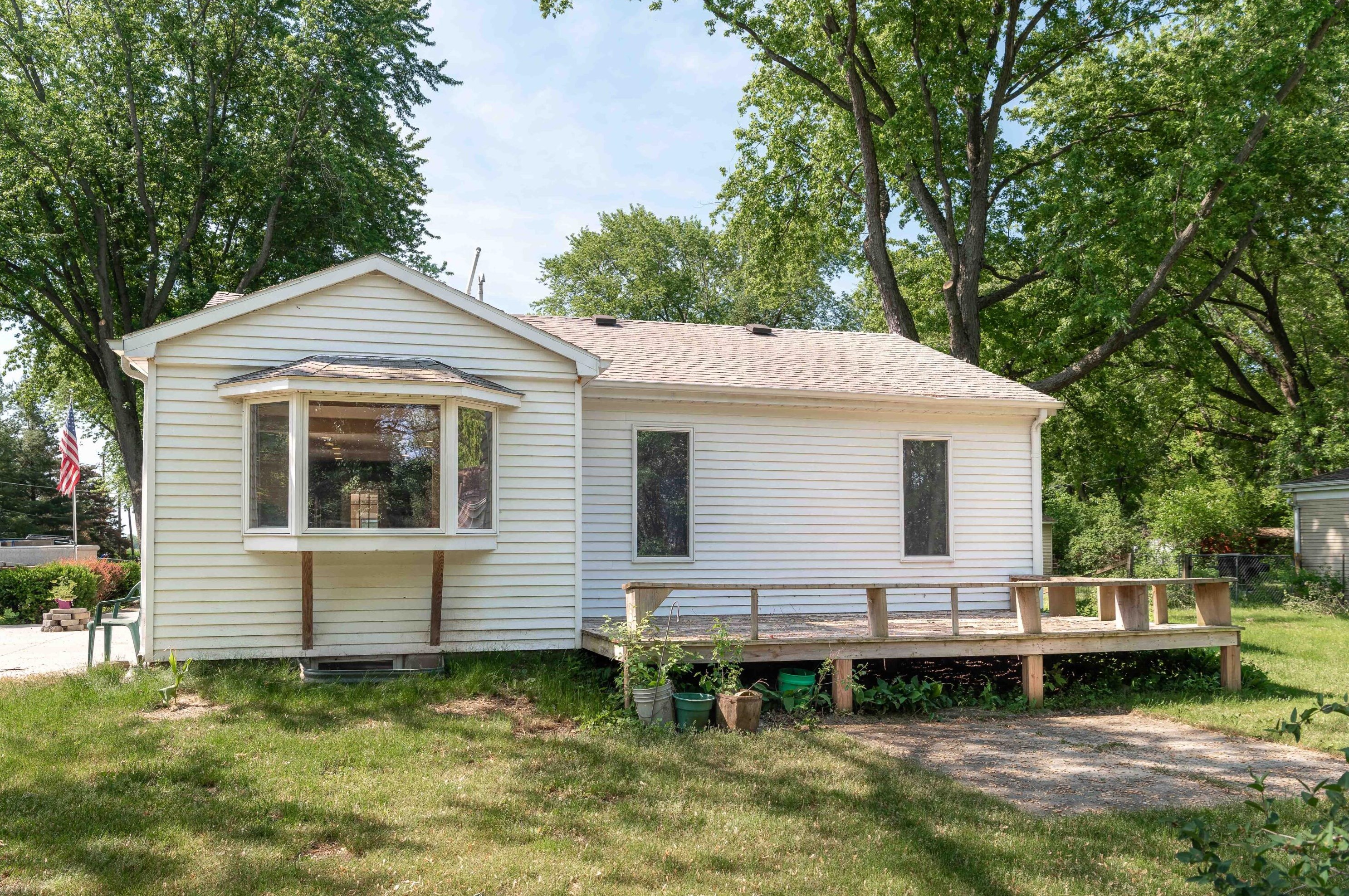 39422 104th St, Genoa City, WI 53128-2242