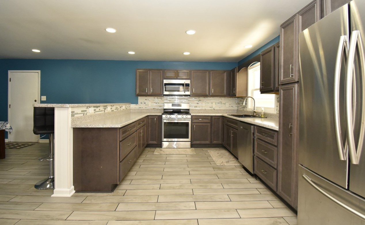 307 Hemlock Ct, South Milwaukee, WI 53172-1009