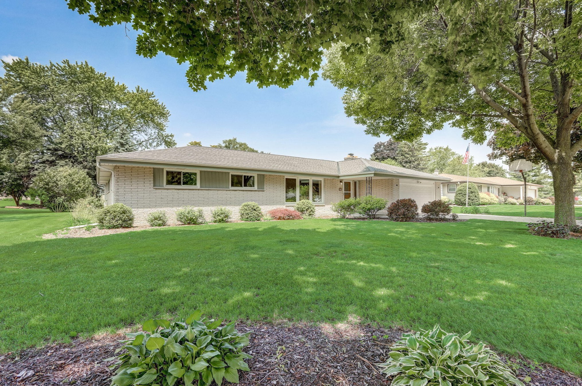4975 S Courtland Pkwy, Waukesha, WI 53151