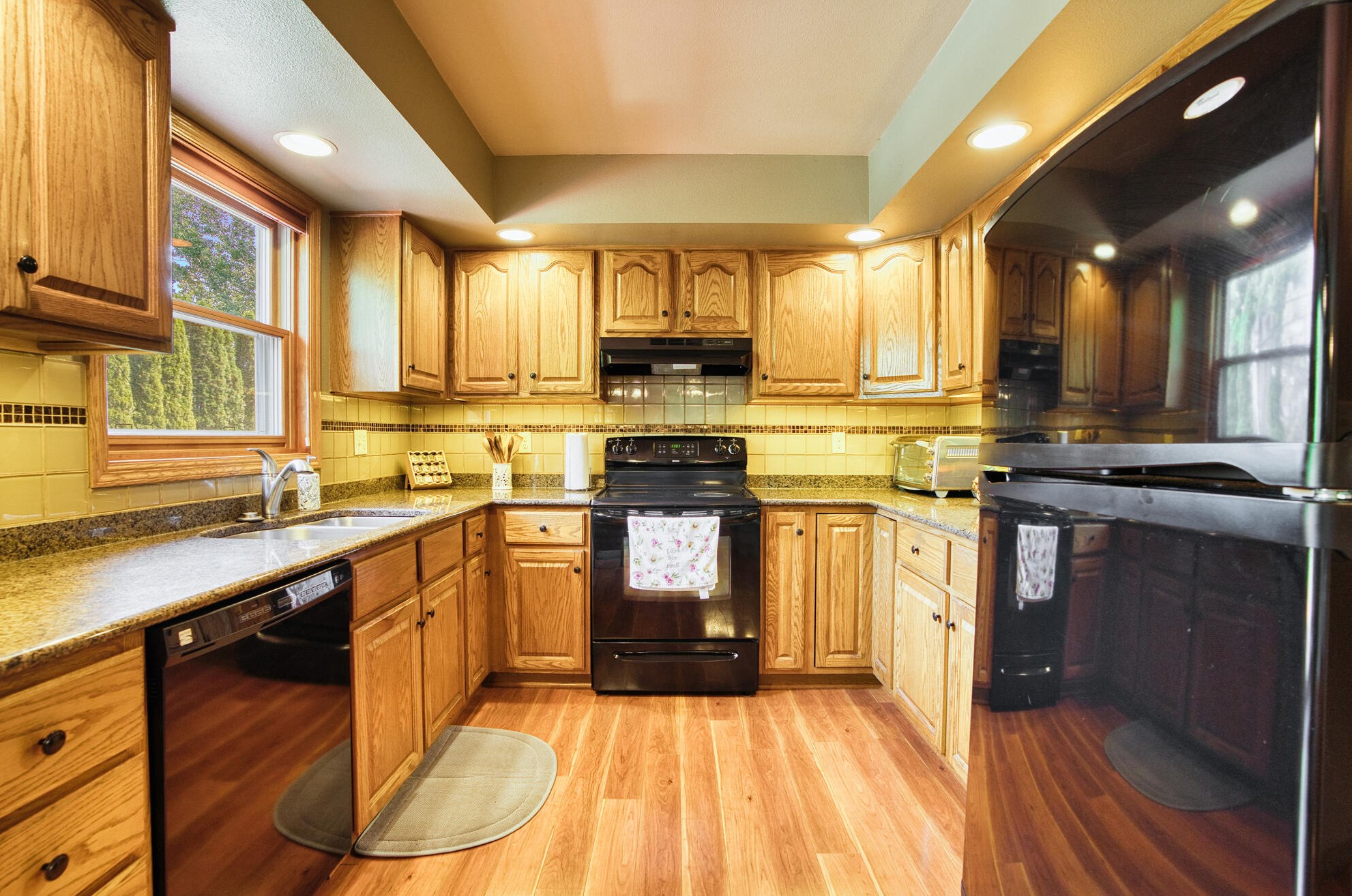 1620 Fieldstone Ln, Sheboygan, WI 53083-1300