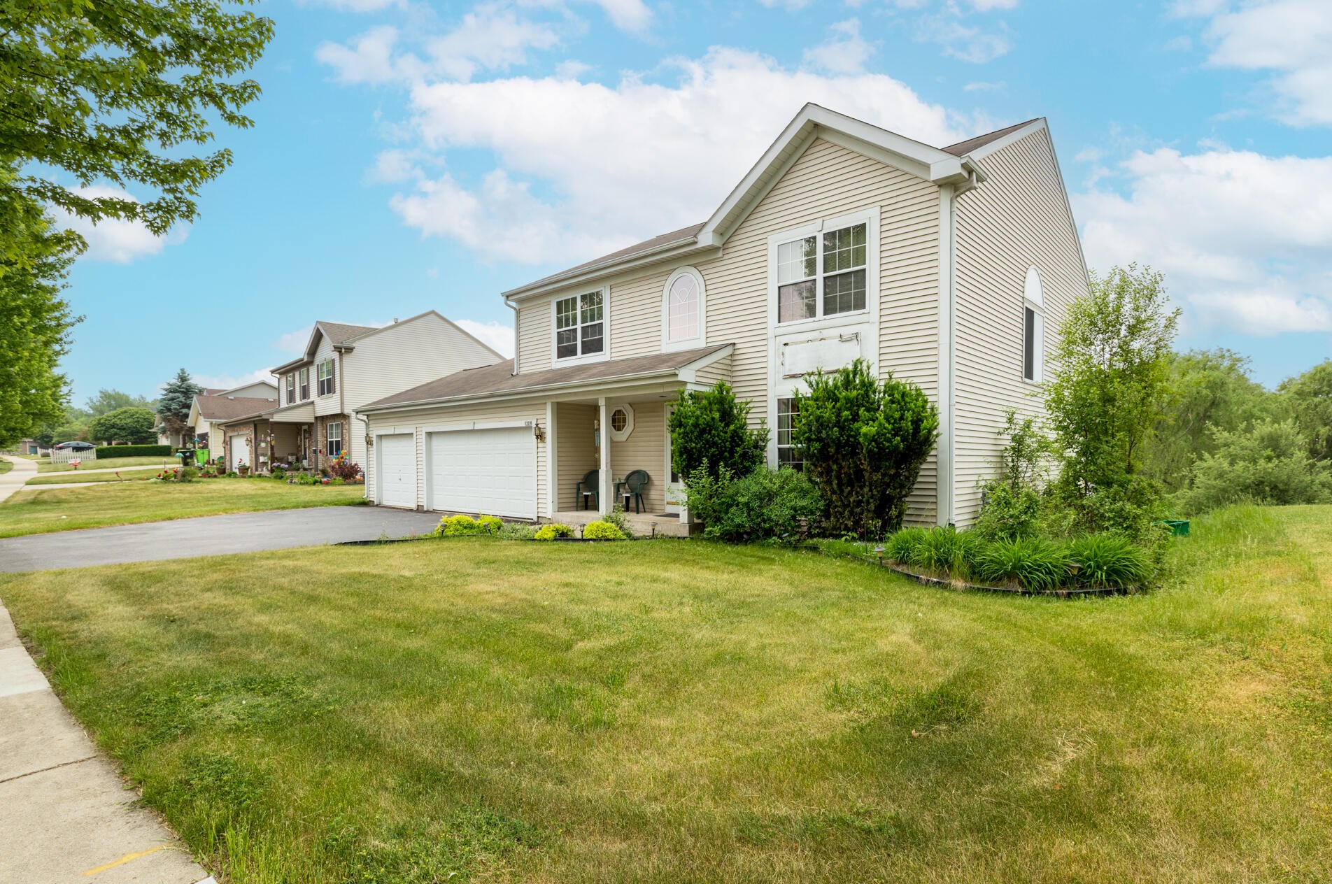 1329 Kennedy Dr, Hartford, WI 53027-9273