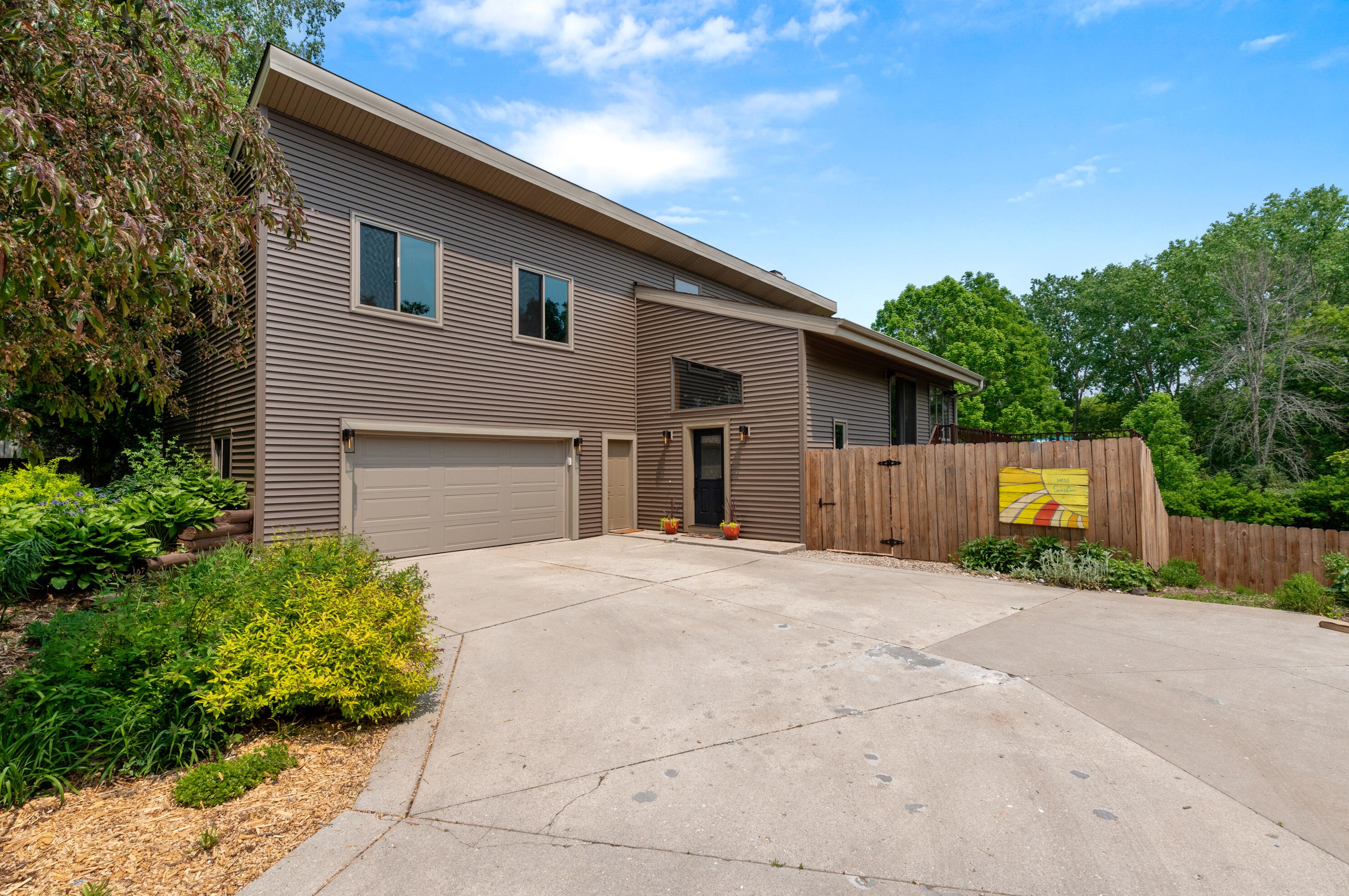 2104 Creekside Ct, Sheboygan, WI 53081-7425