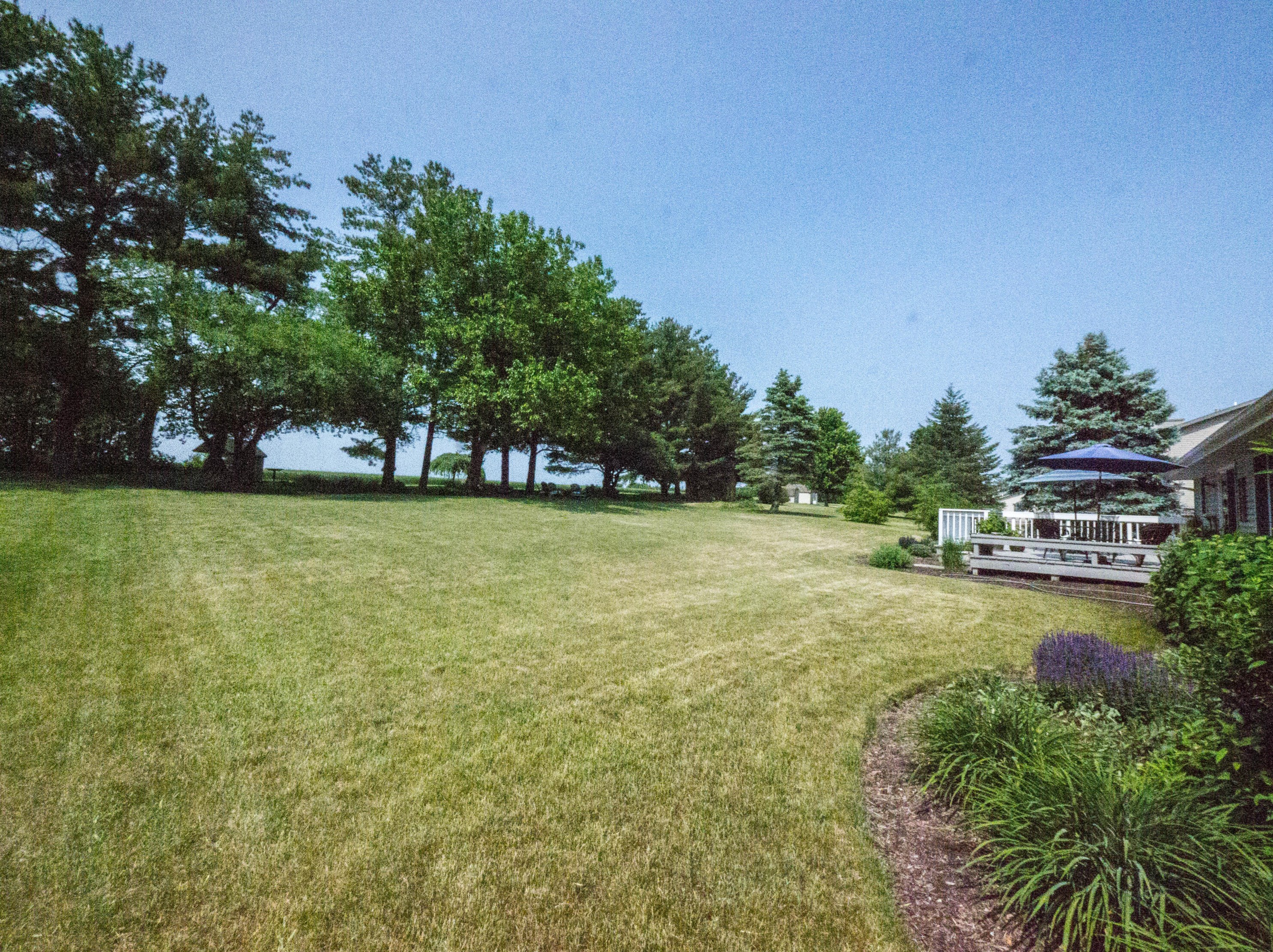 303 Arbor Ridge Dr, Delavan, WI 53115-2961