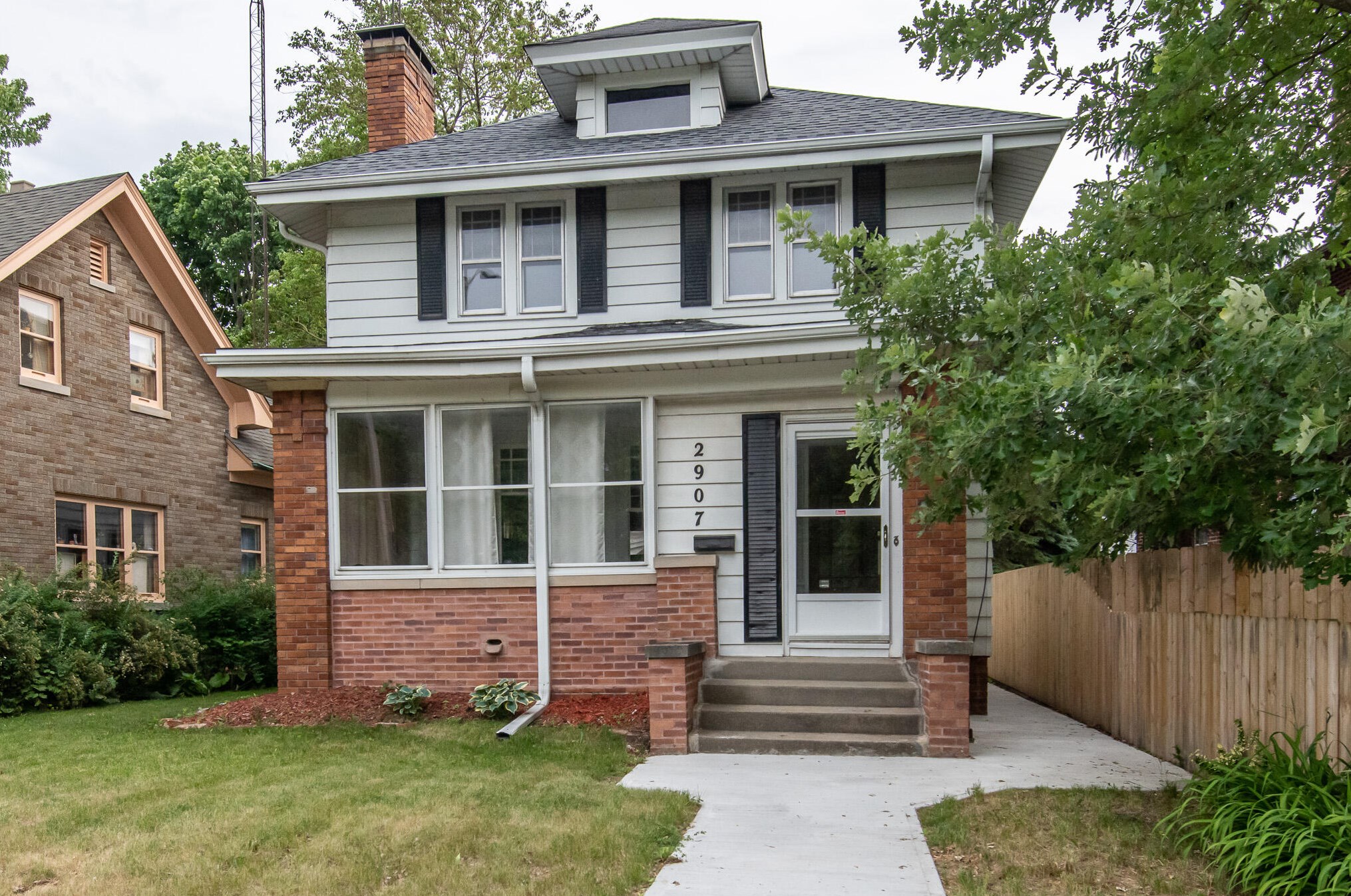 2907 Washington Ave, Racine, WI 53405