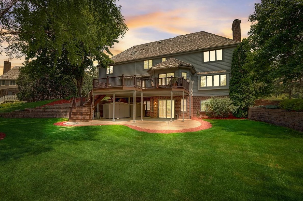 16975 Vanderbilt St, Brookfield, WI 53005
