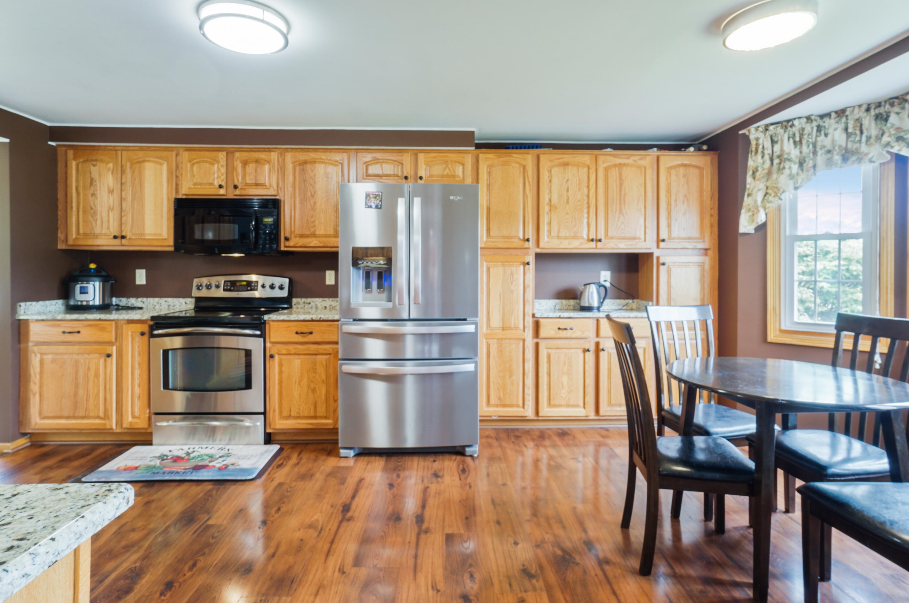 4224 Hilltop Ln, Hales Corners, WI 53132-9659