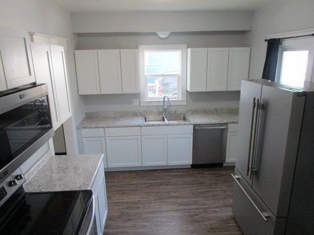 1306 S 14th St, Manitowoc, WI 54220