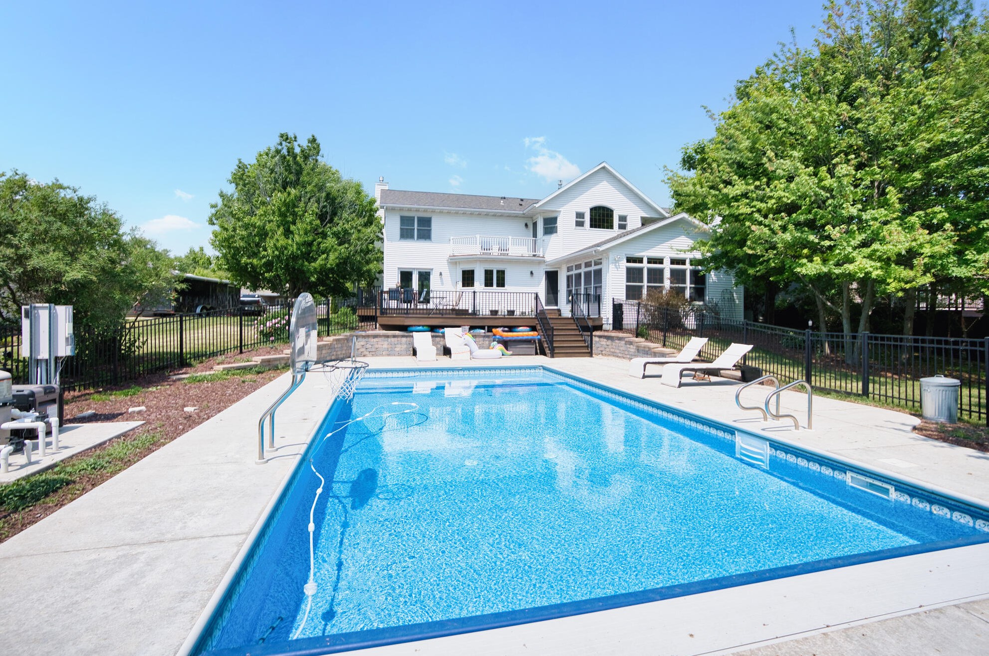 1101 Forest Hills Dr, Sheboygan, WI 53083-1550