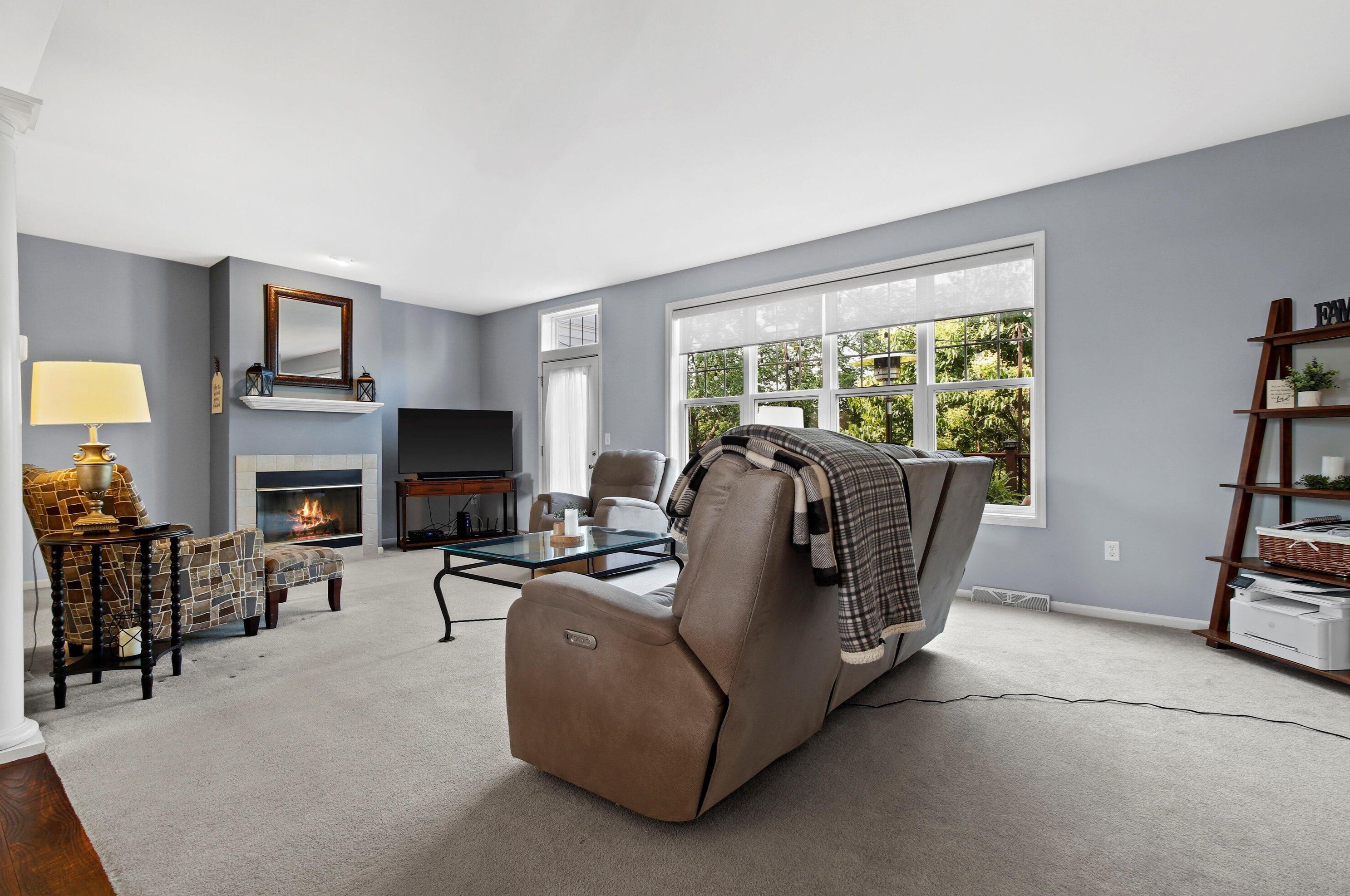 1218 Woodbury Common #b, Waukesha, WI 53189