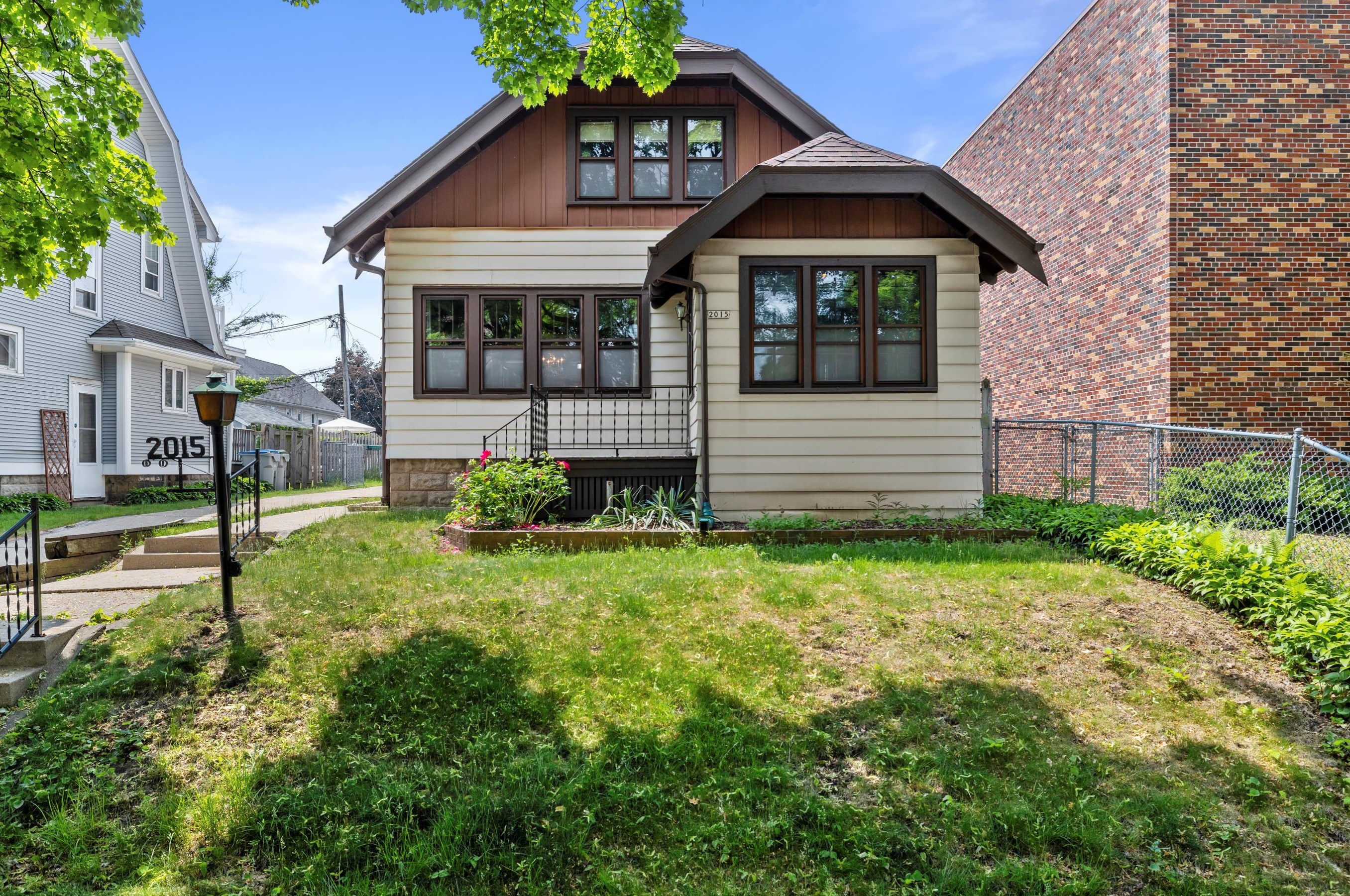 2015 59th St, Milwaukee, WI 53219-1548