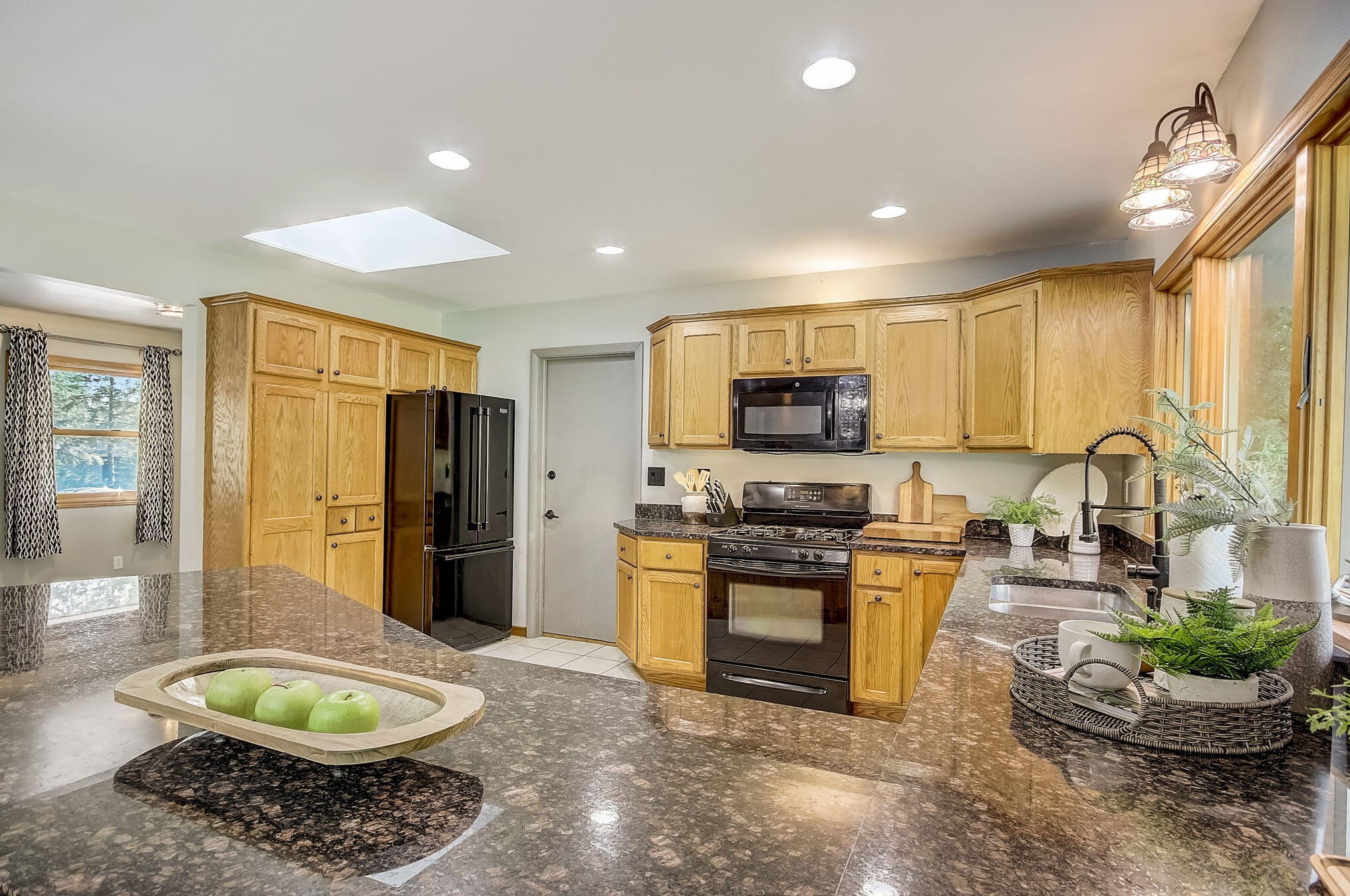 17250 Brooklawn Dr, Brookfield WI  53045-1538 exterior