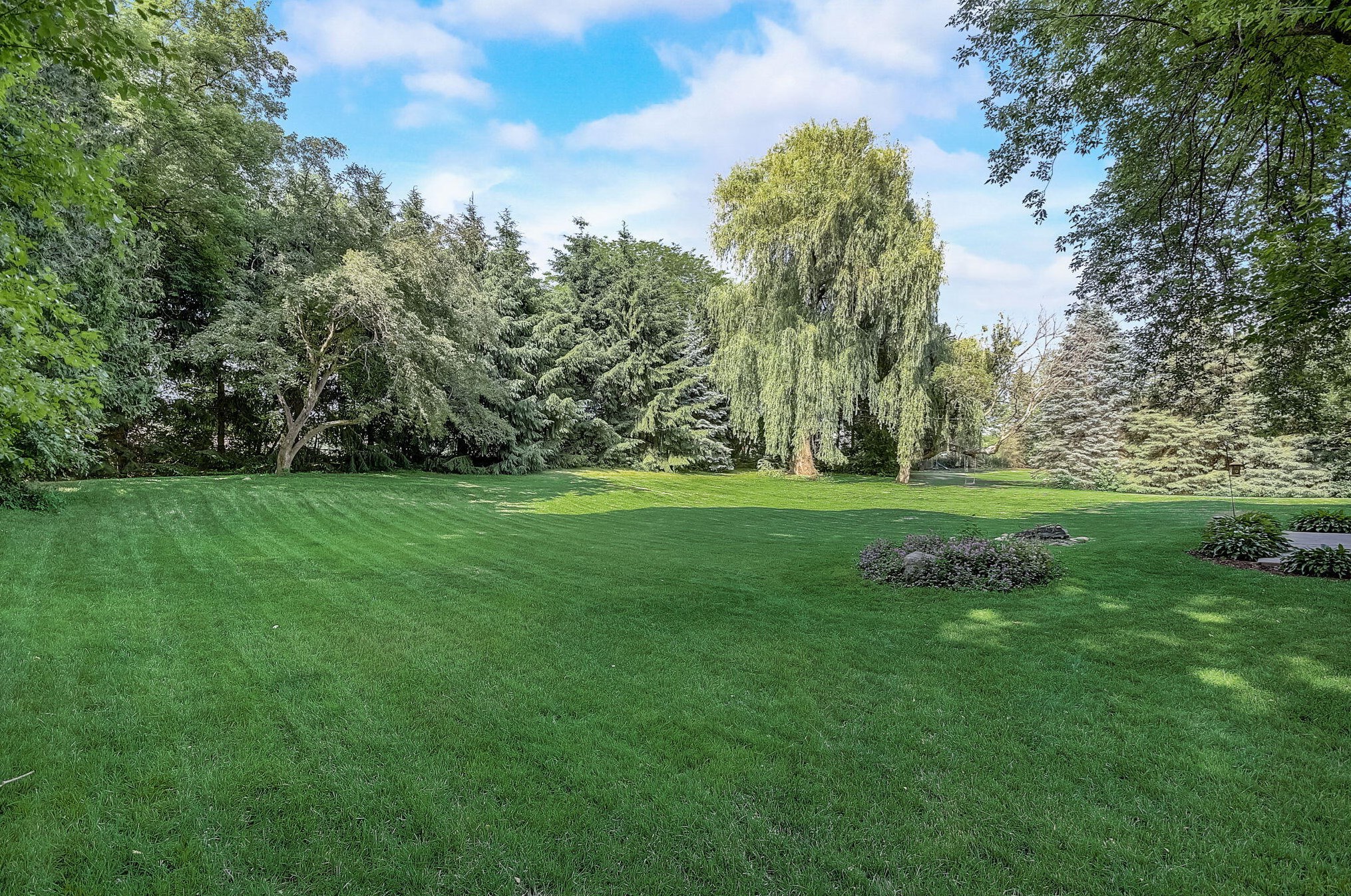17250 Brooklawn Dr, Brookfield WI  53045-1538 exterior