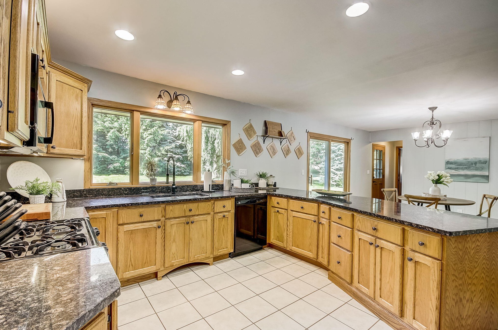 17250 Brooklawn Dr, Brookfield WI  53045-1538 exterior