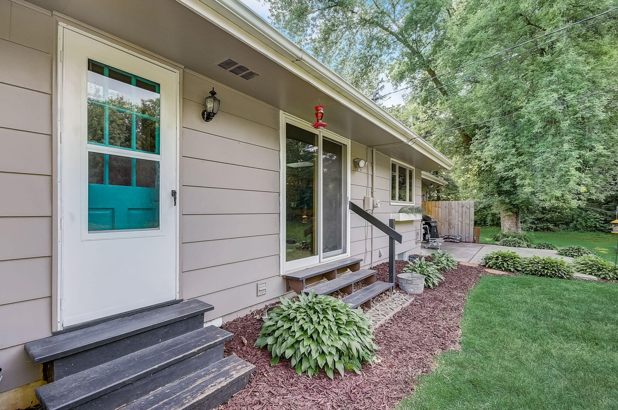 17250 Brooklawn Dr, Brookfield WI  53045-1538 exterior