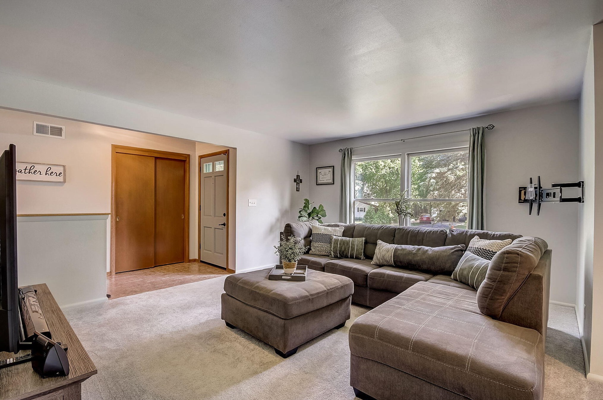 17250 Brooklawn Dr, Brookfield WI  53045-1538 exterior