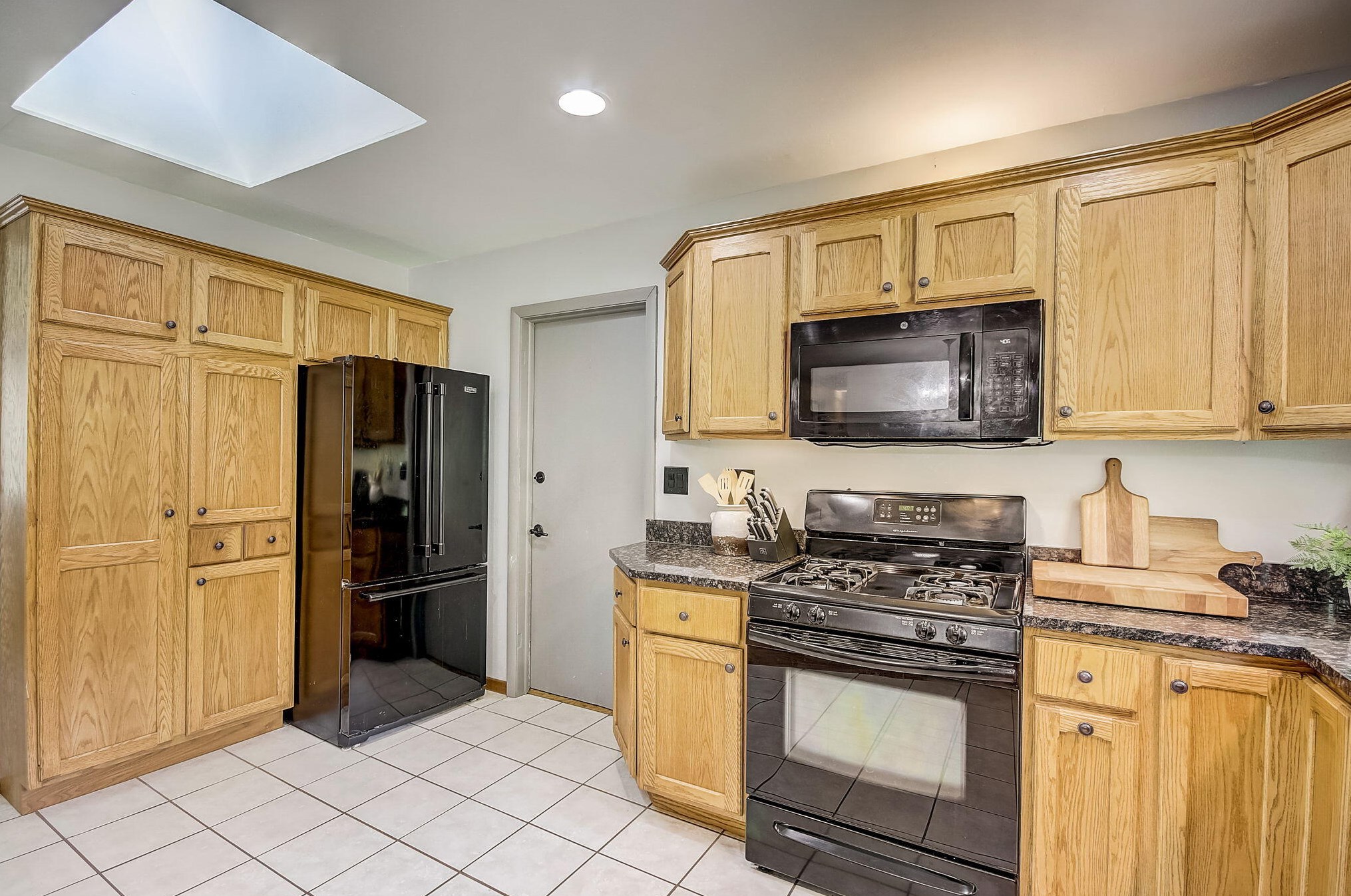 17250 Brooklawn Dr, Brookfield WI  53045-1538 exterior