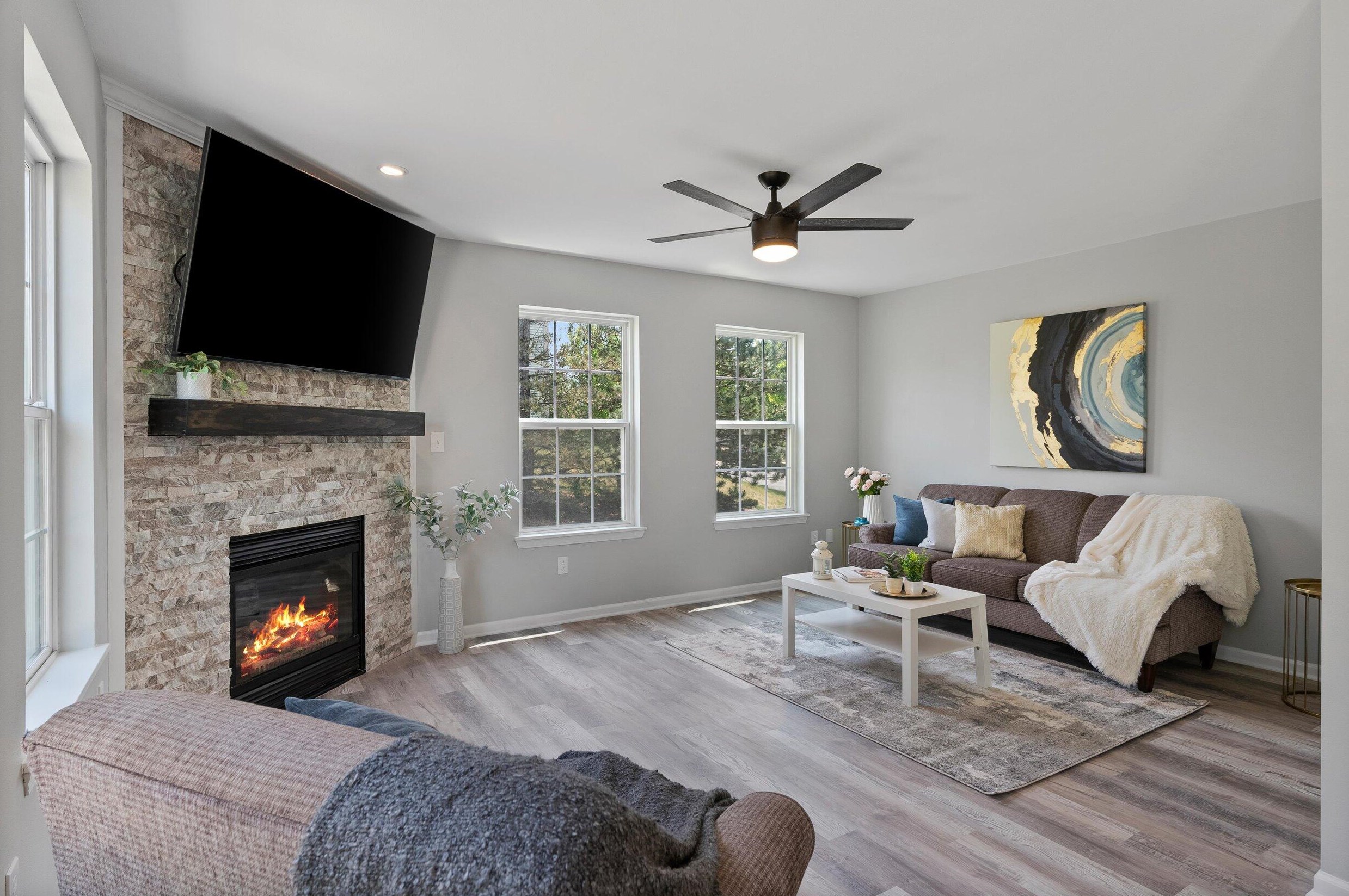 1334 Kennedy Dr, Hartford, WI 53027