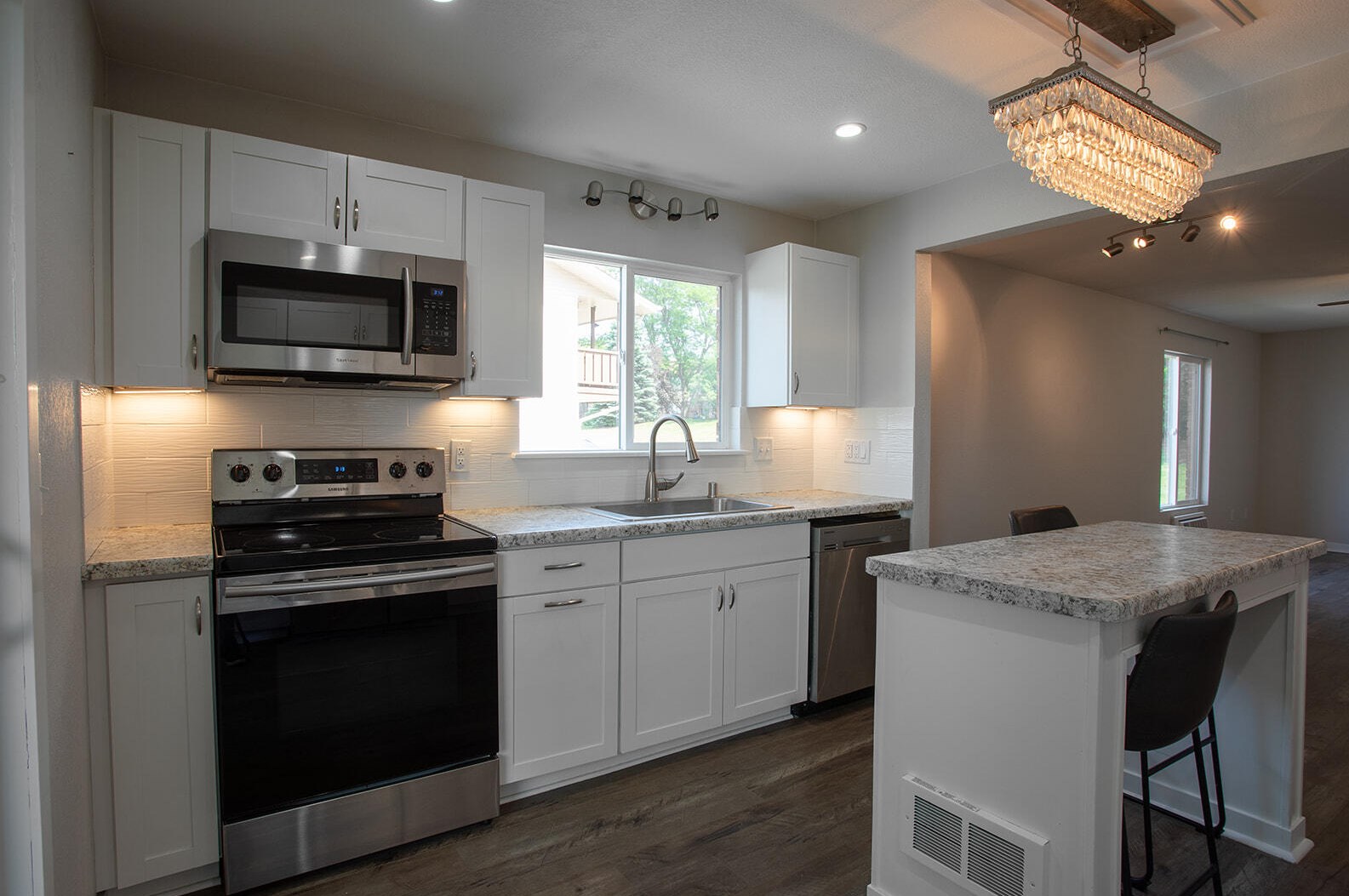 1334 Greenhedge Rd #b4, Pewaukee, WI 53072