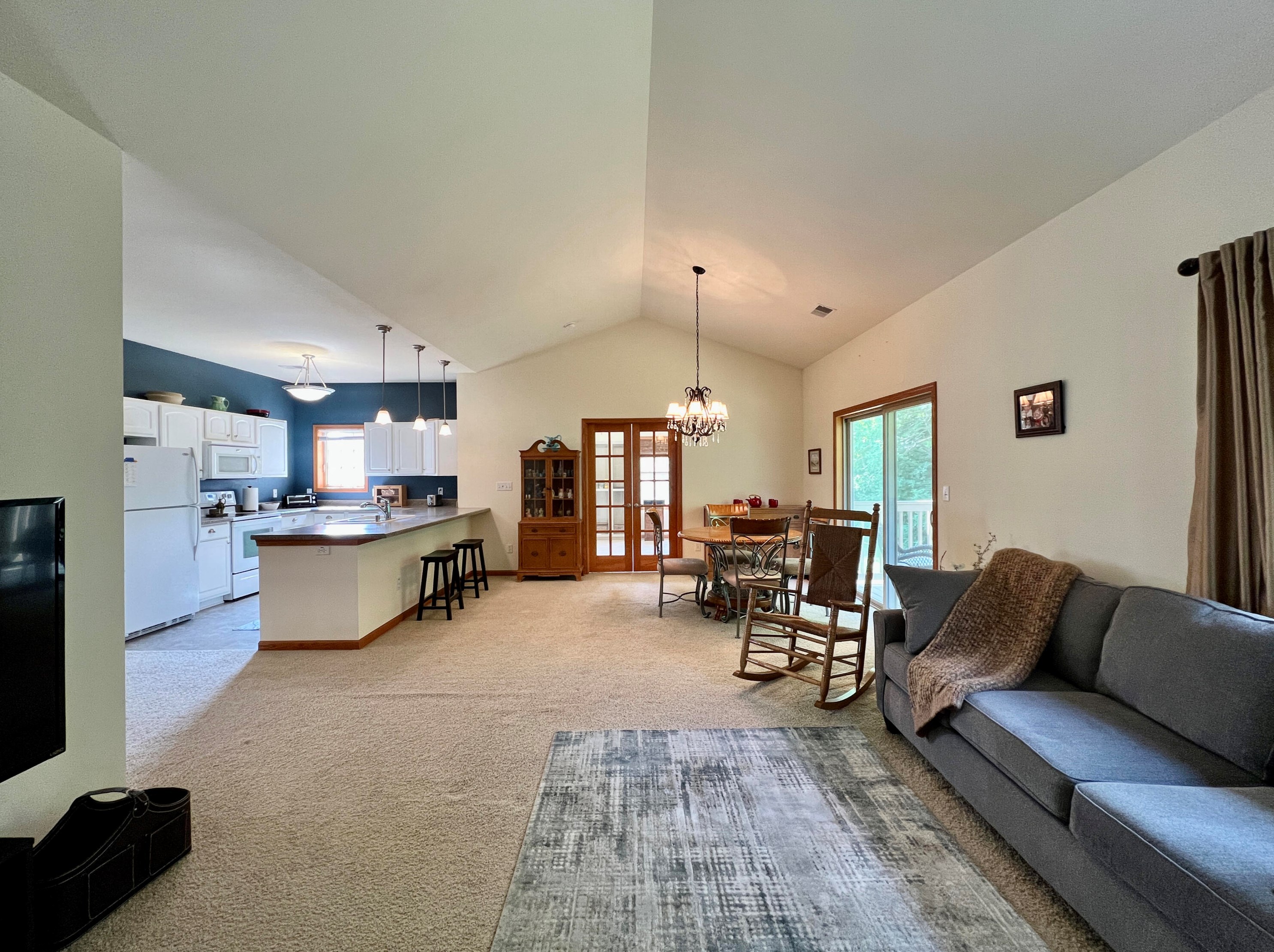 954 Autumn Ridge Ln, Hartford, WI 53027