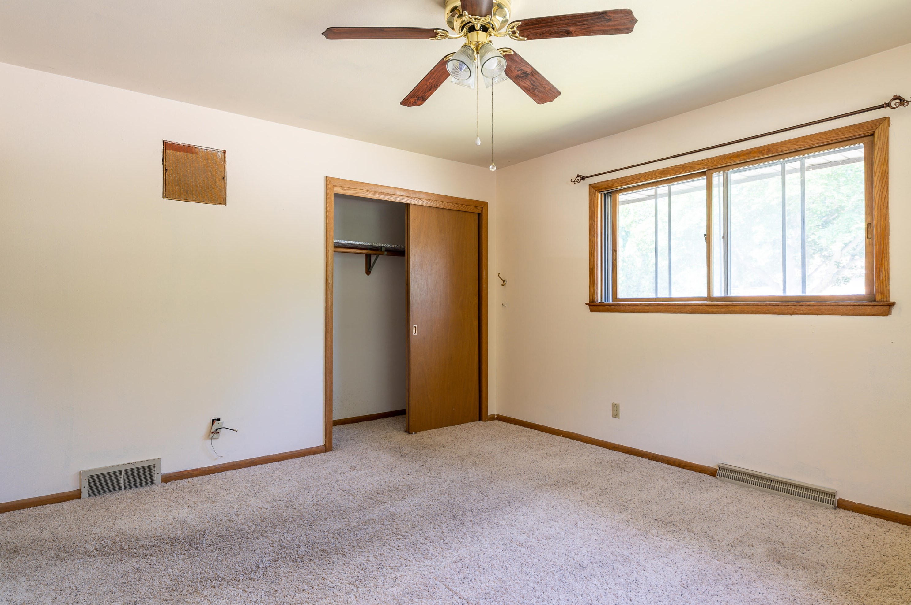 5256 108th Ct, Milwaukee WI  53225-3102 exterior