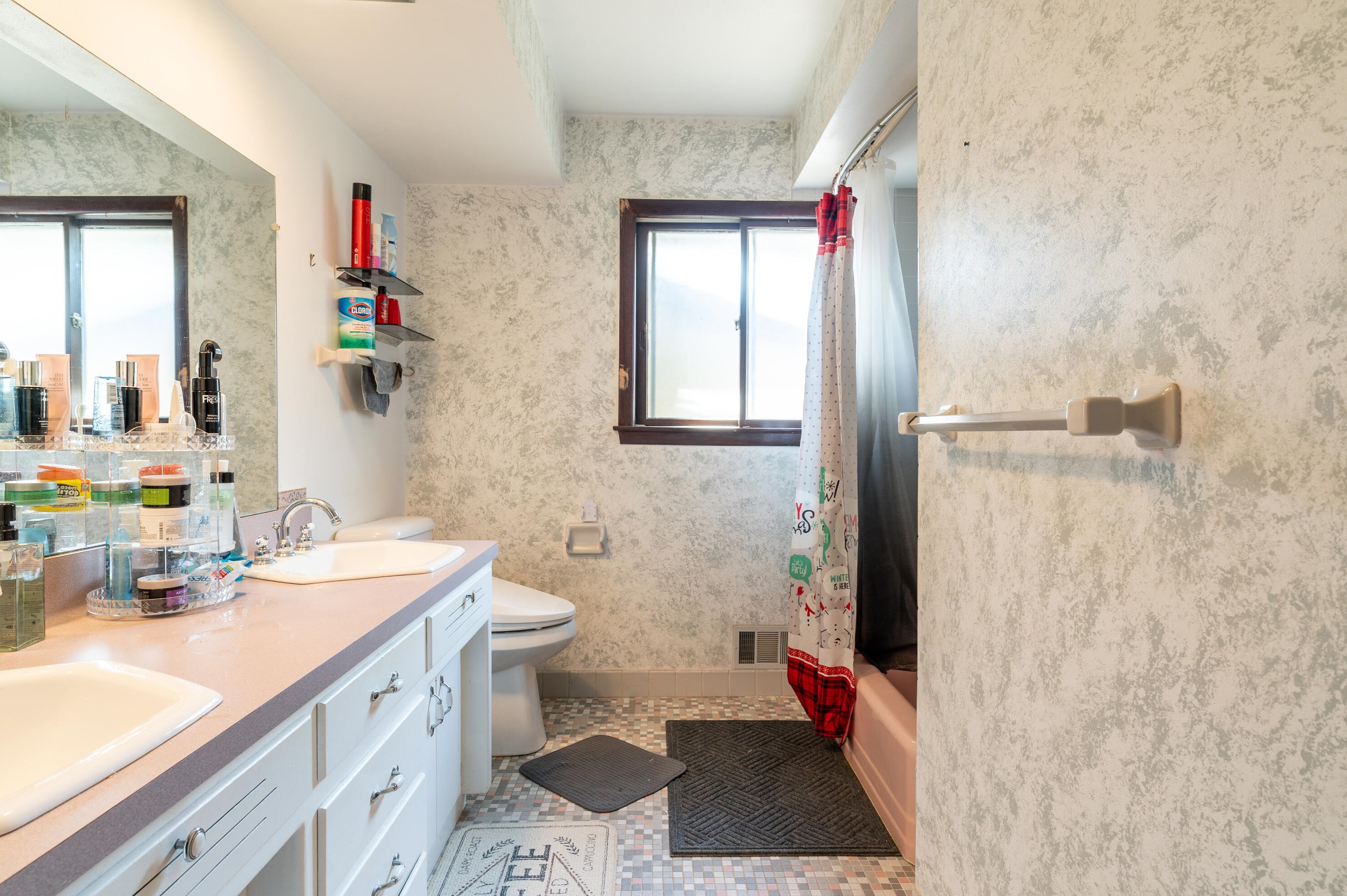 5256 108th Ct, Milwaukee WI  53225-3102 exterior