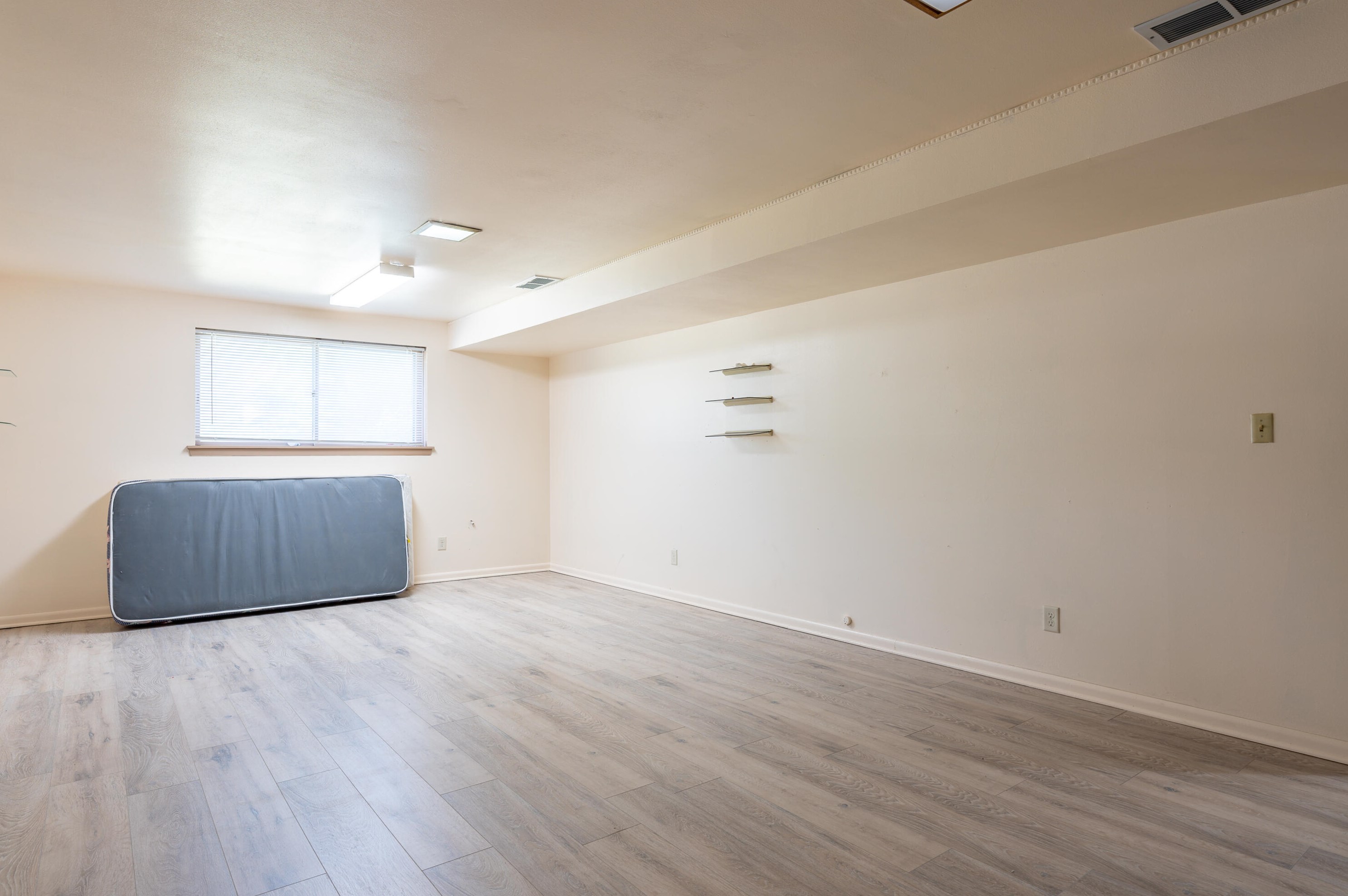 5256 108th Ct, Milwaukee WI  53225-3102 exterior