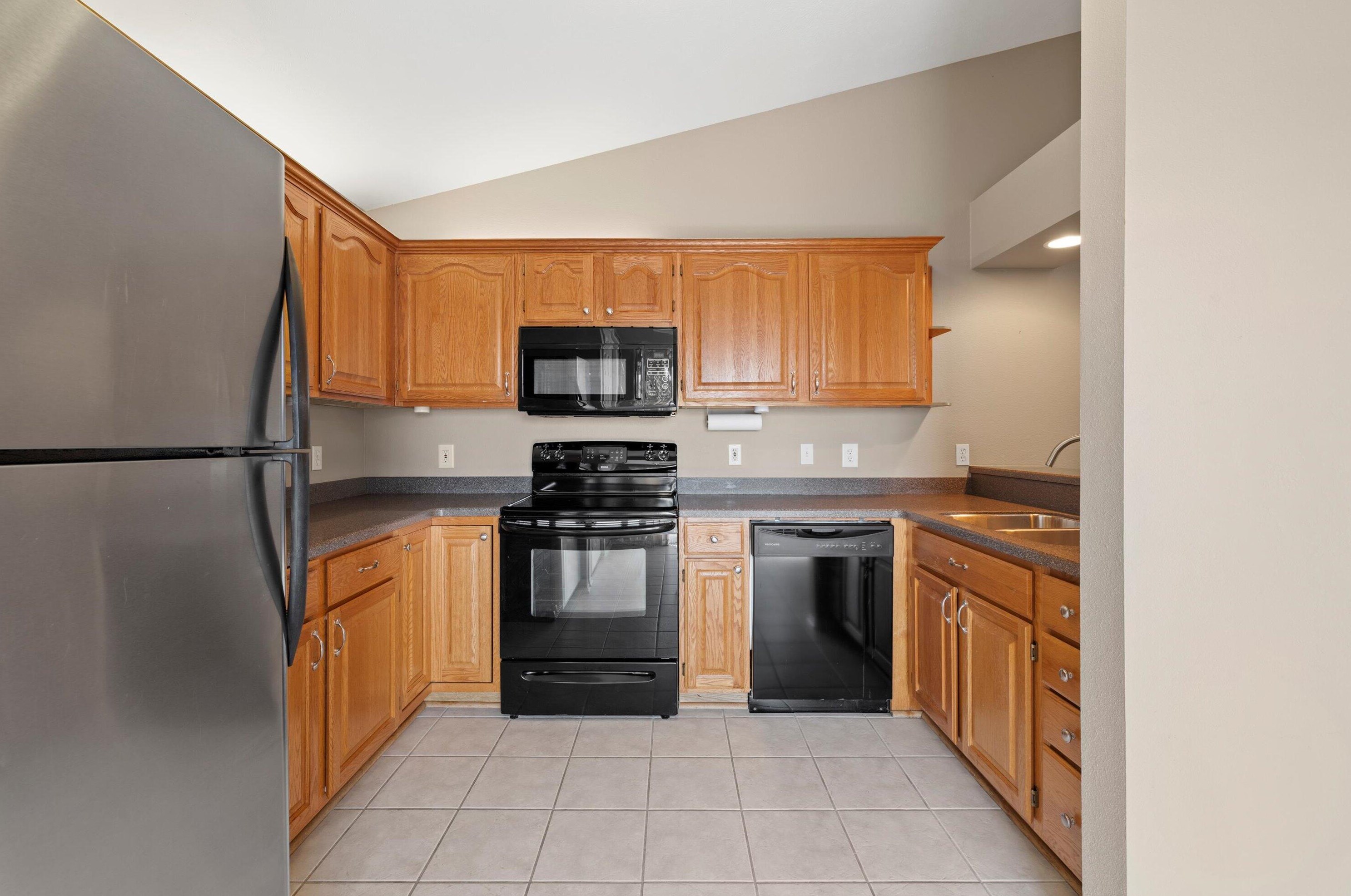 6936 Dale Dr, Racine, WI 53402-9413