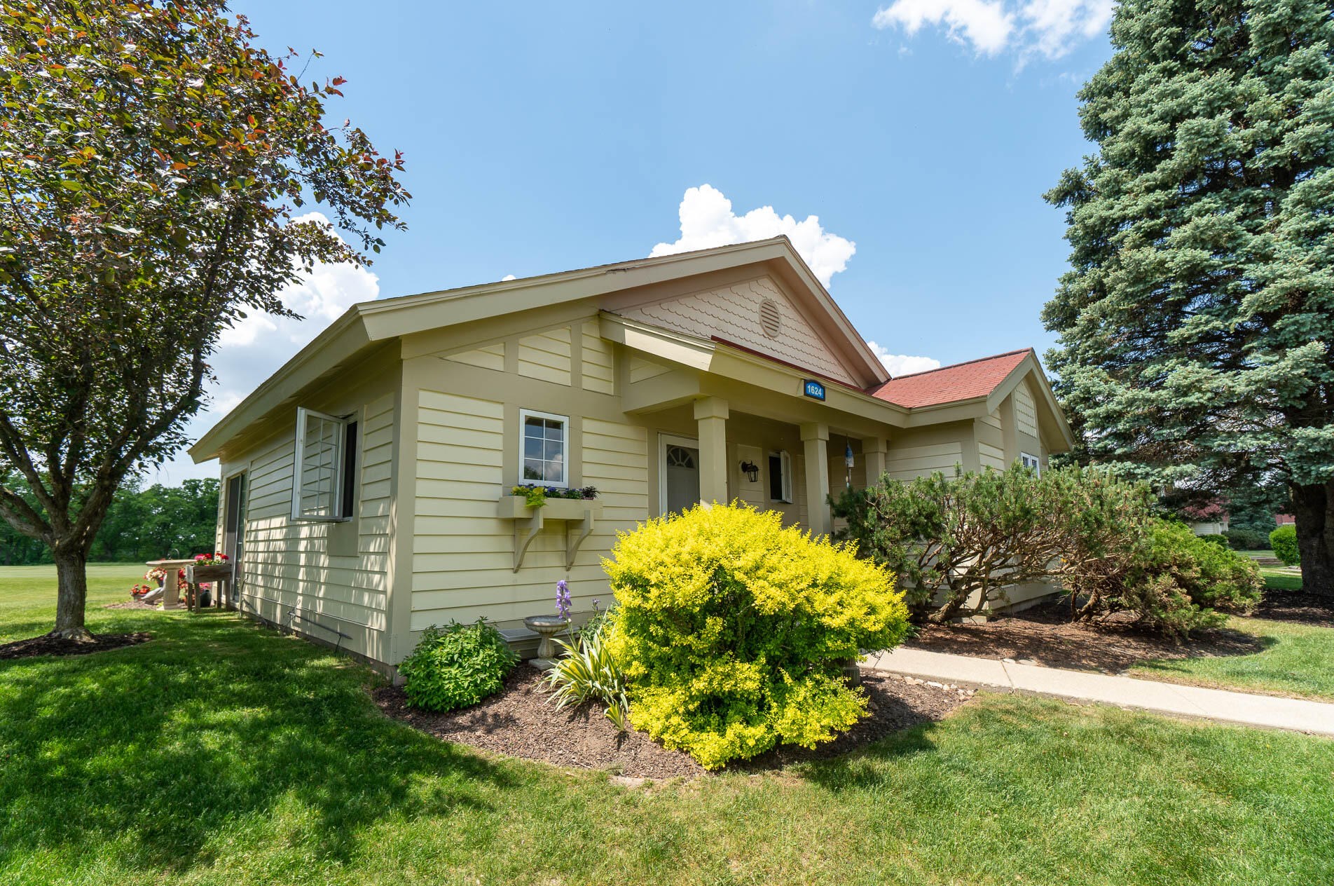 1624 Highland Dr #7-51, Lake Geneva, WI 53147