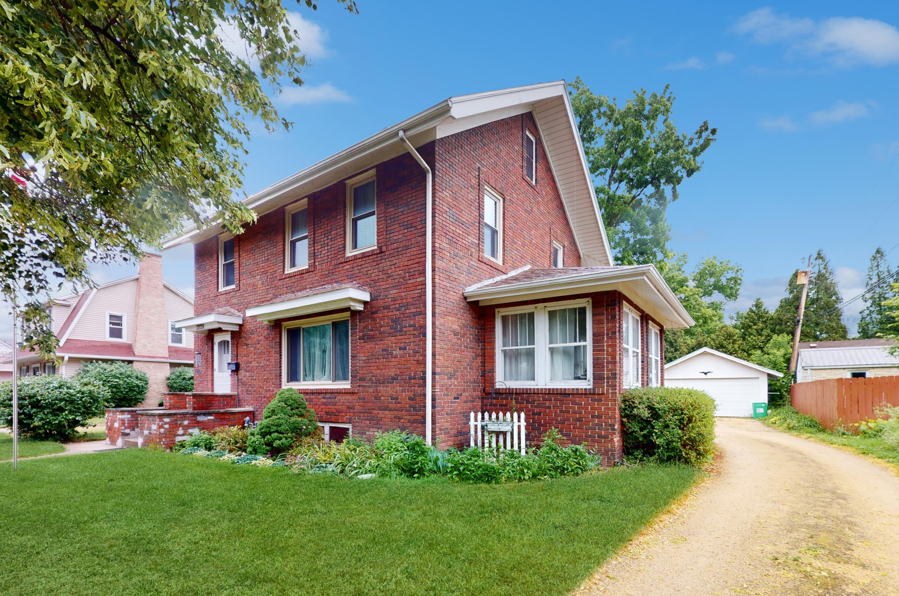 197 7th St, Delavan, WI 53115-1261
