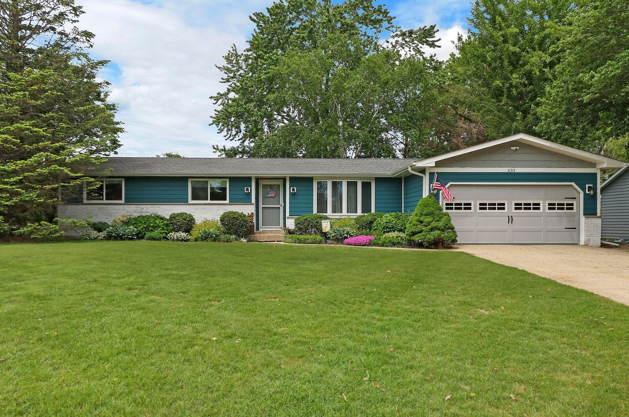 633 Bayhill Ave, Twin Lakes, WI 53181