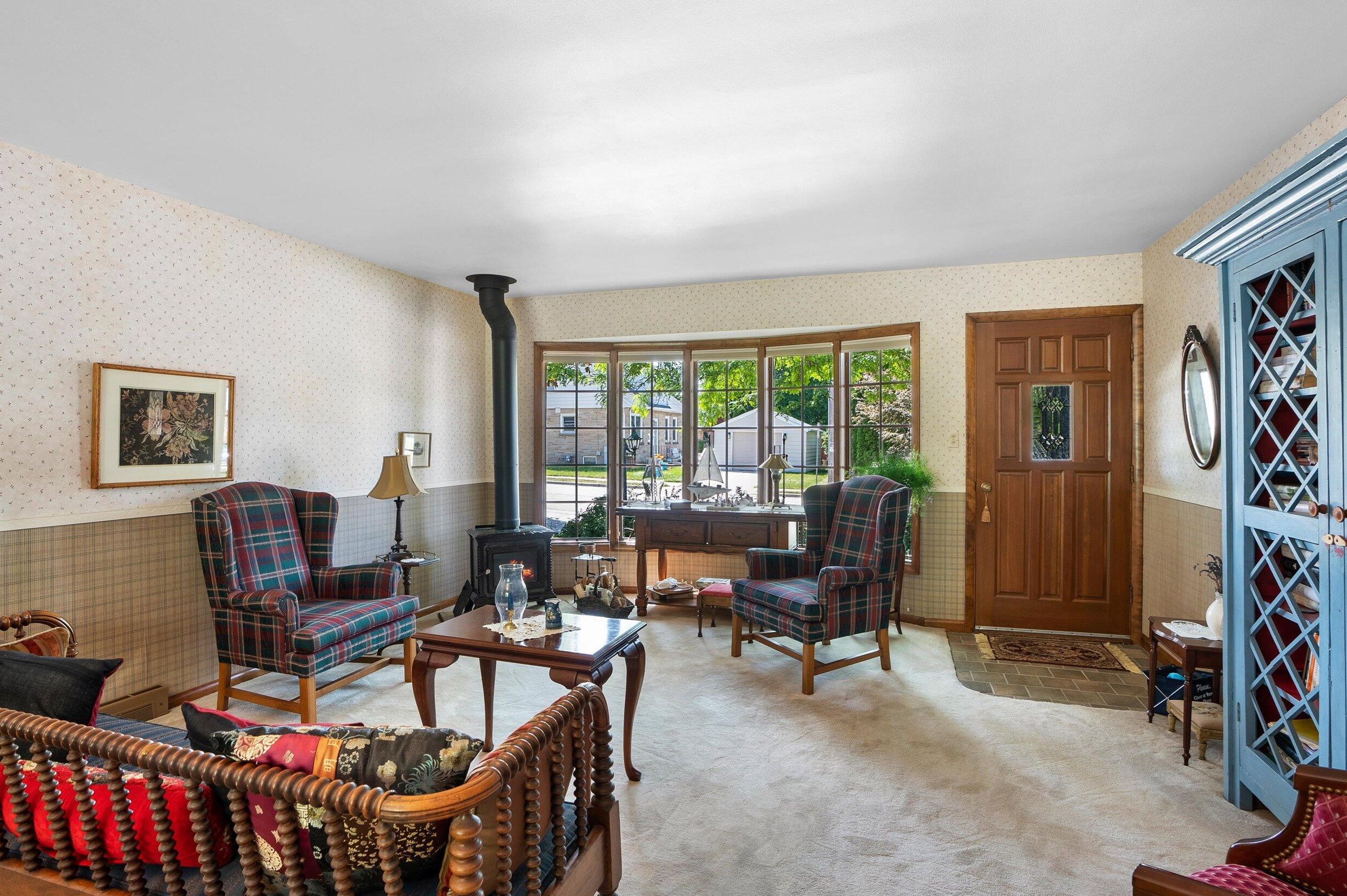414 Hillcrest Ct, Port Washington, WI 53074-1544