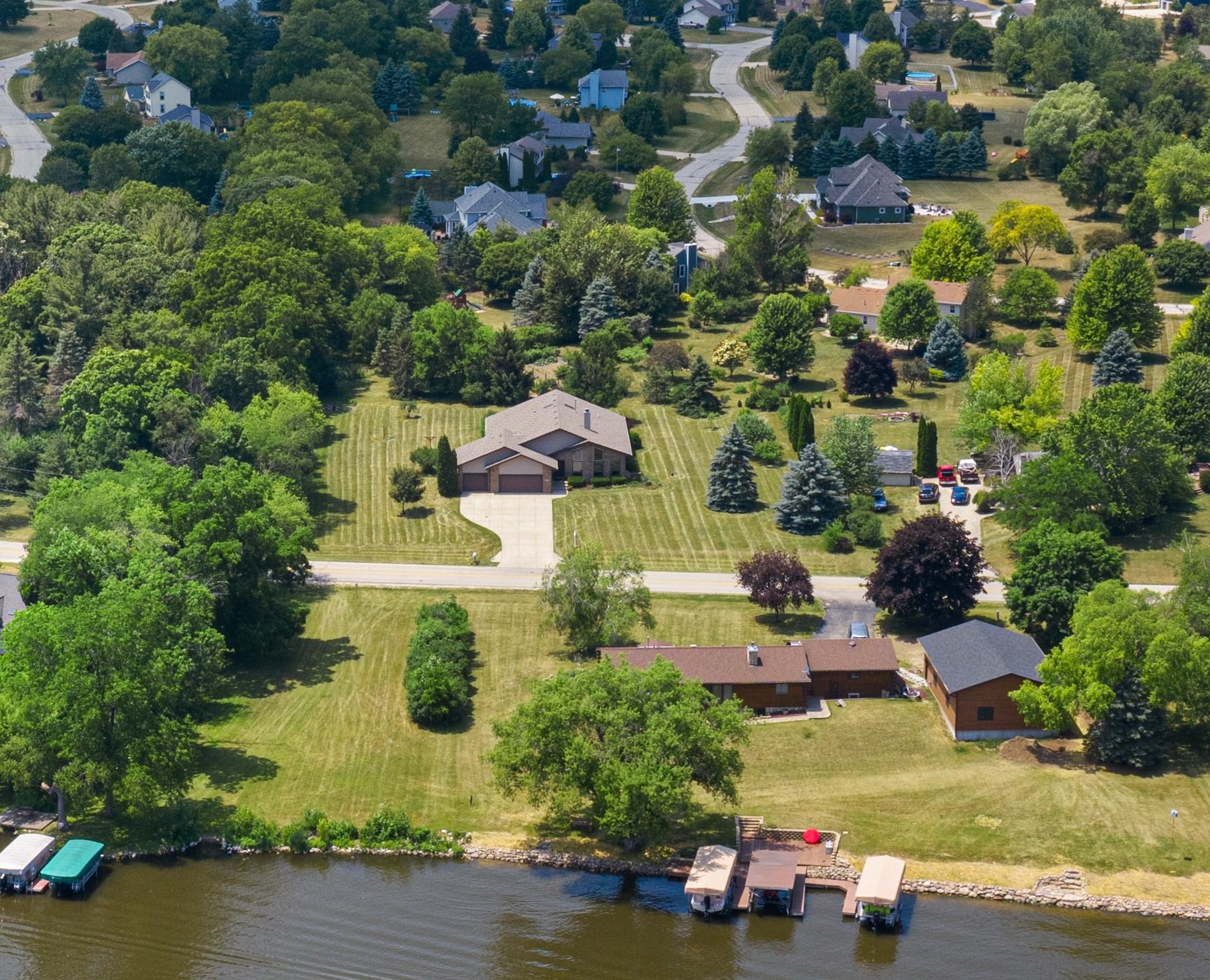 4848 Riverside Rd, Waterford, WI 53185