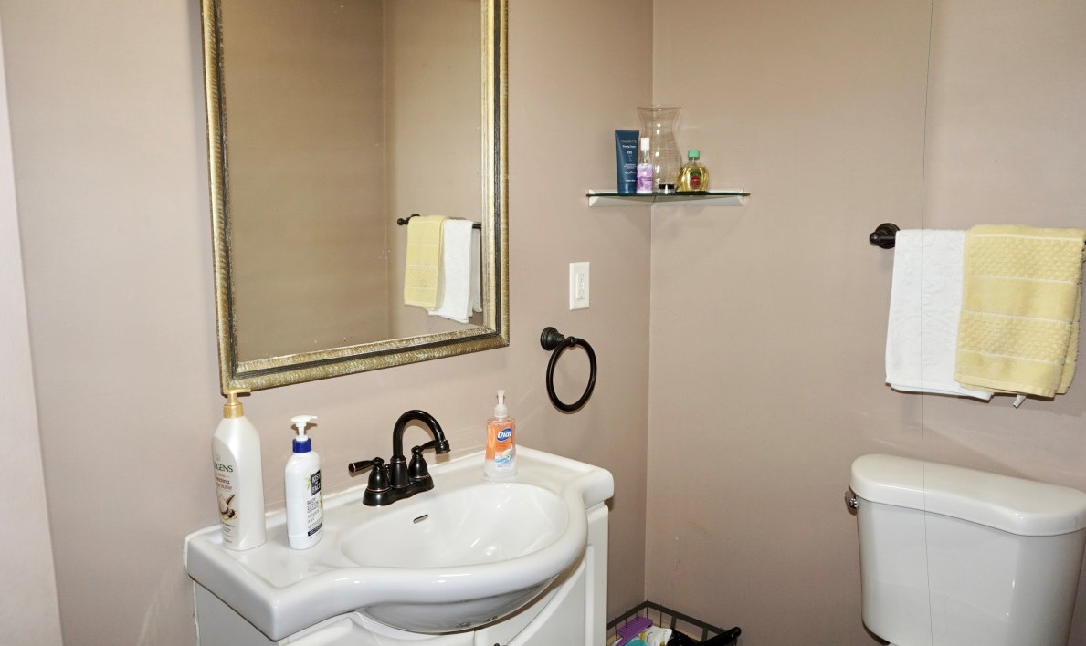 2635 Maple Grove Ave, Racine WI  53404-2222 exterior