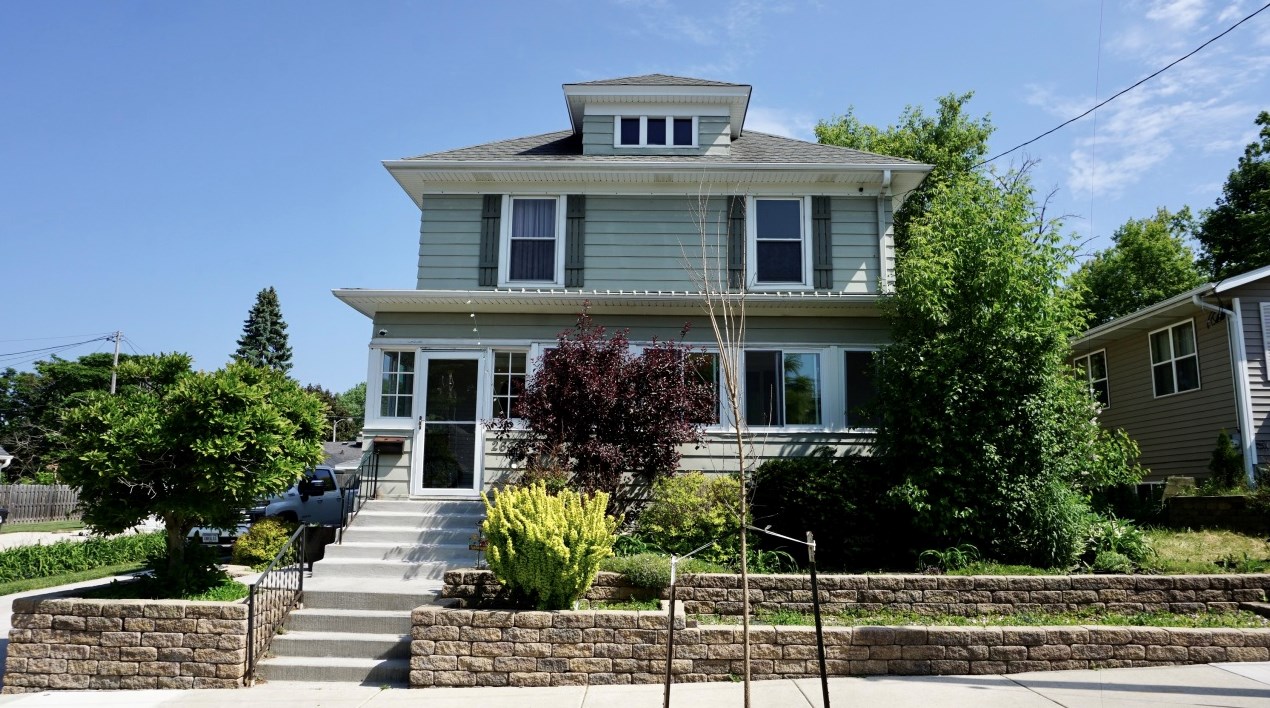 2635 Maple Grove Ave, Racine WI  53404-2222 exterior
