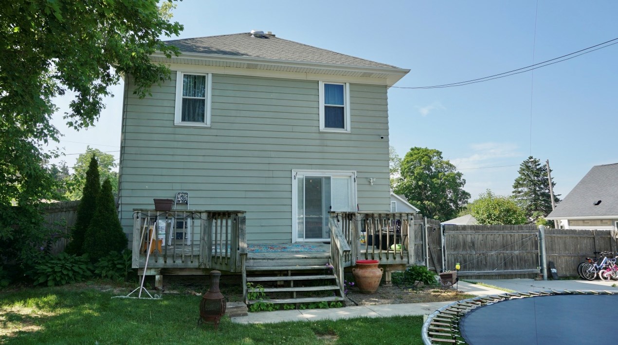 2635 Maple Grove Ave, Racine WI  53404-2222 exterior