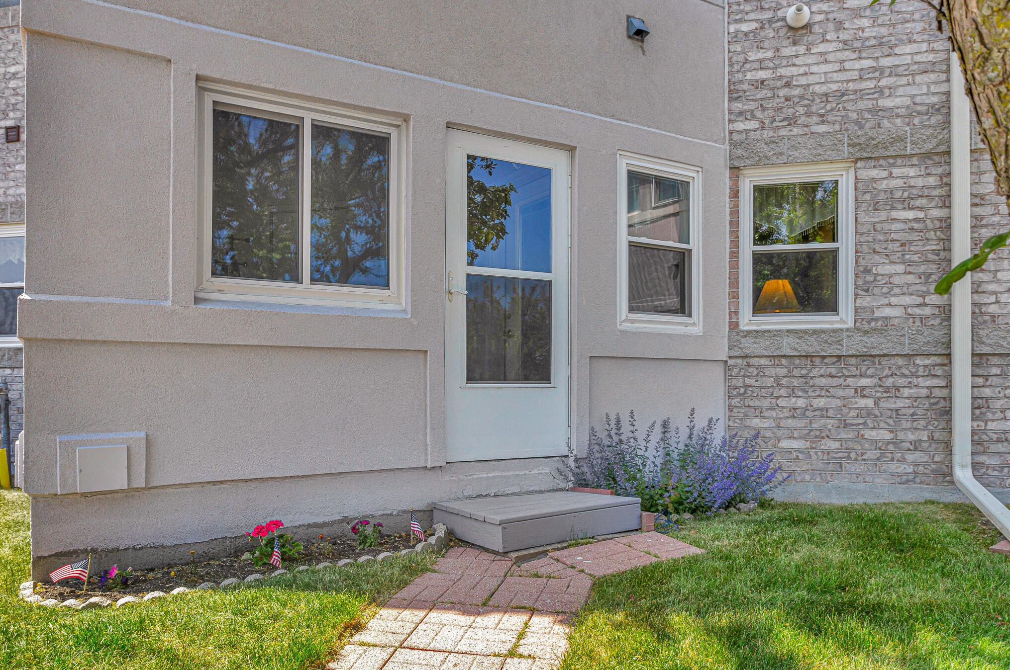 3903 Heather Valley Rd, Sheboygan, WI 53083-6039