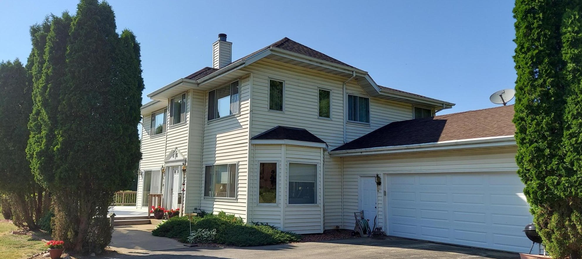1100 Shamrock Ct, Hartford, WI 53027