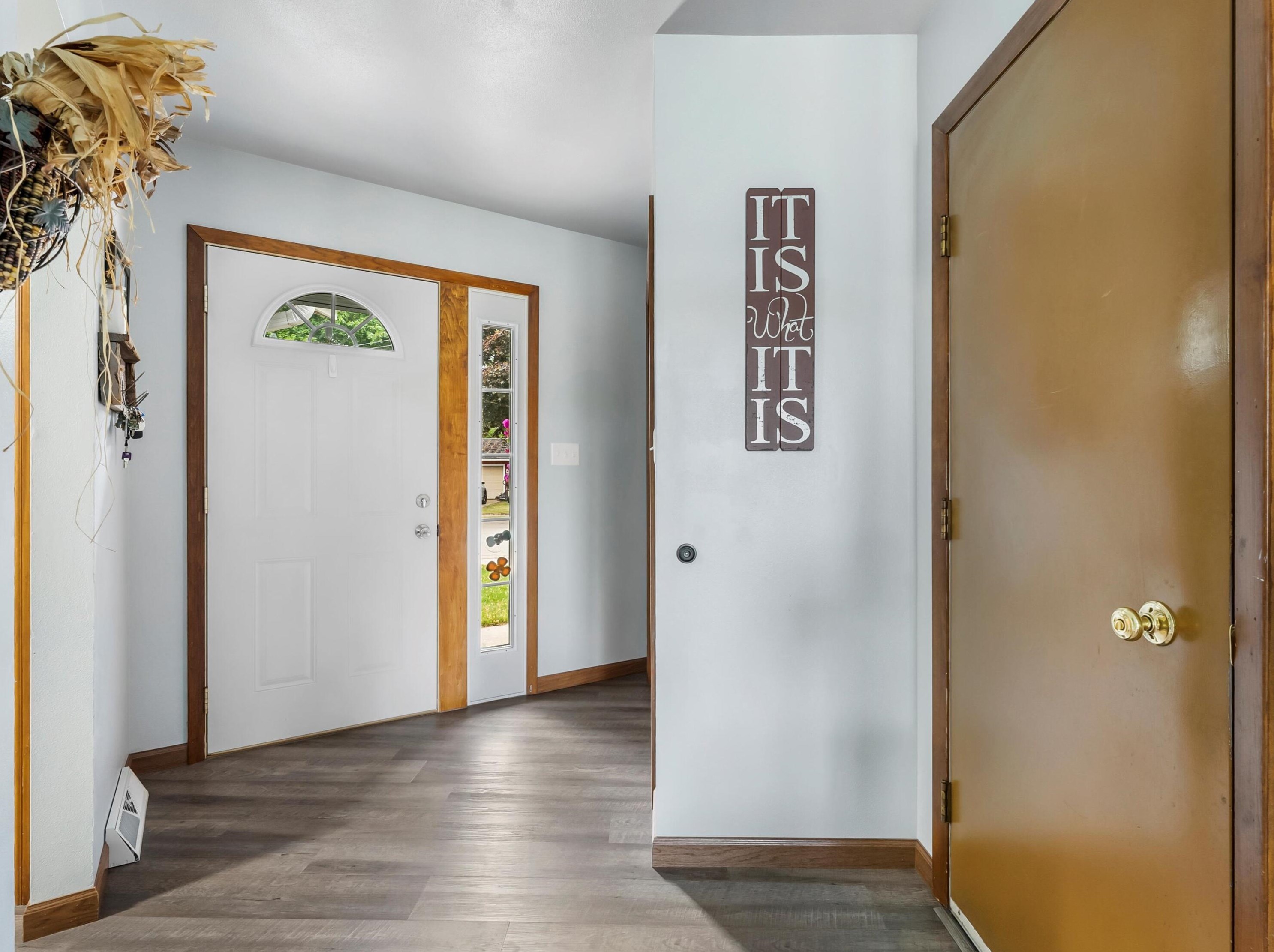 3319 Bellevue Pl, Two Rivers, WI 54241