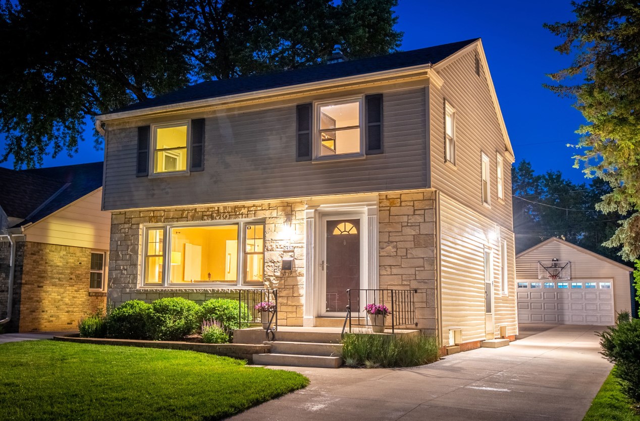 2452 83rd St, Milwaukee, WI 53213-1025