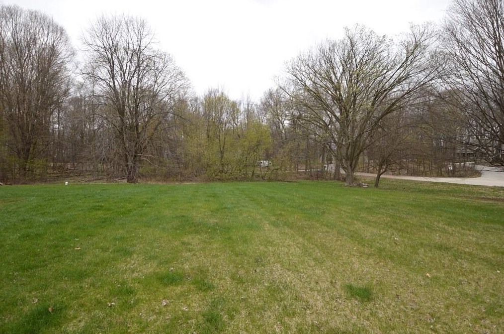 3800 Turnwood Dr, Richfield WI  53076-9633 exterior