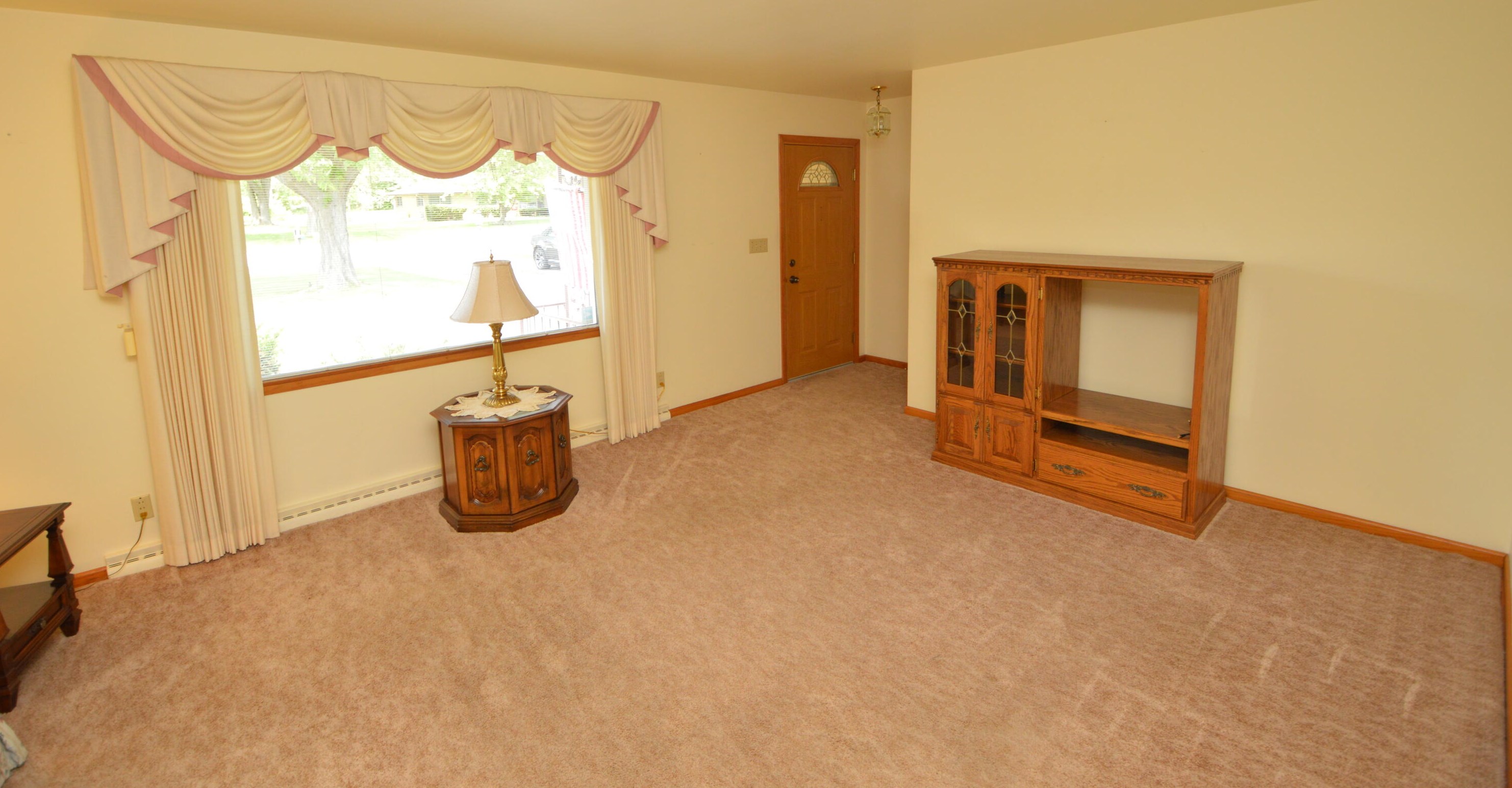 2141 Cedar St, Oak Creek, WI 53154-1307