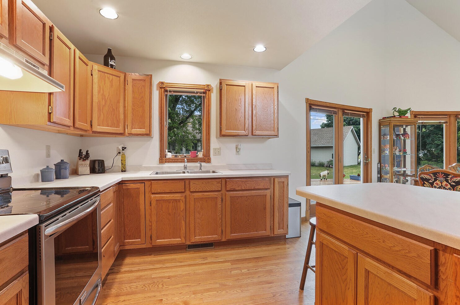 3710 Platt View Ct, Manitowoc, WI 54220