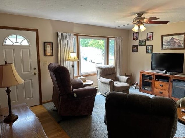 424 Oak Ridge Ct, Fort Atkinson, WI 53538-2834
